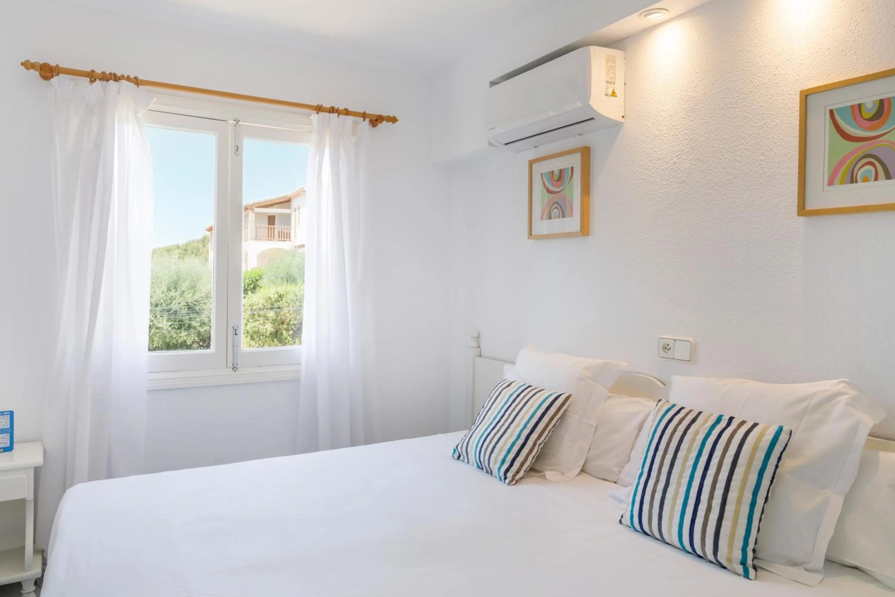 Bed in Mar Hotels Alcanada