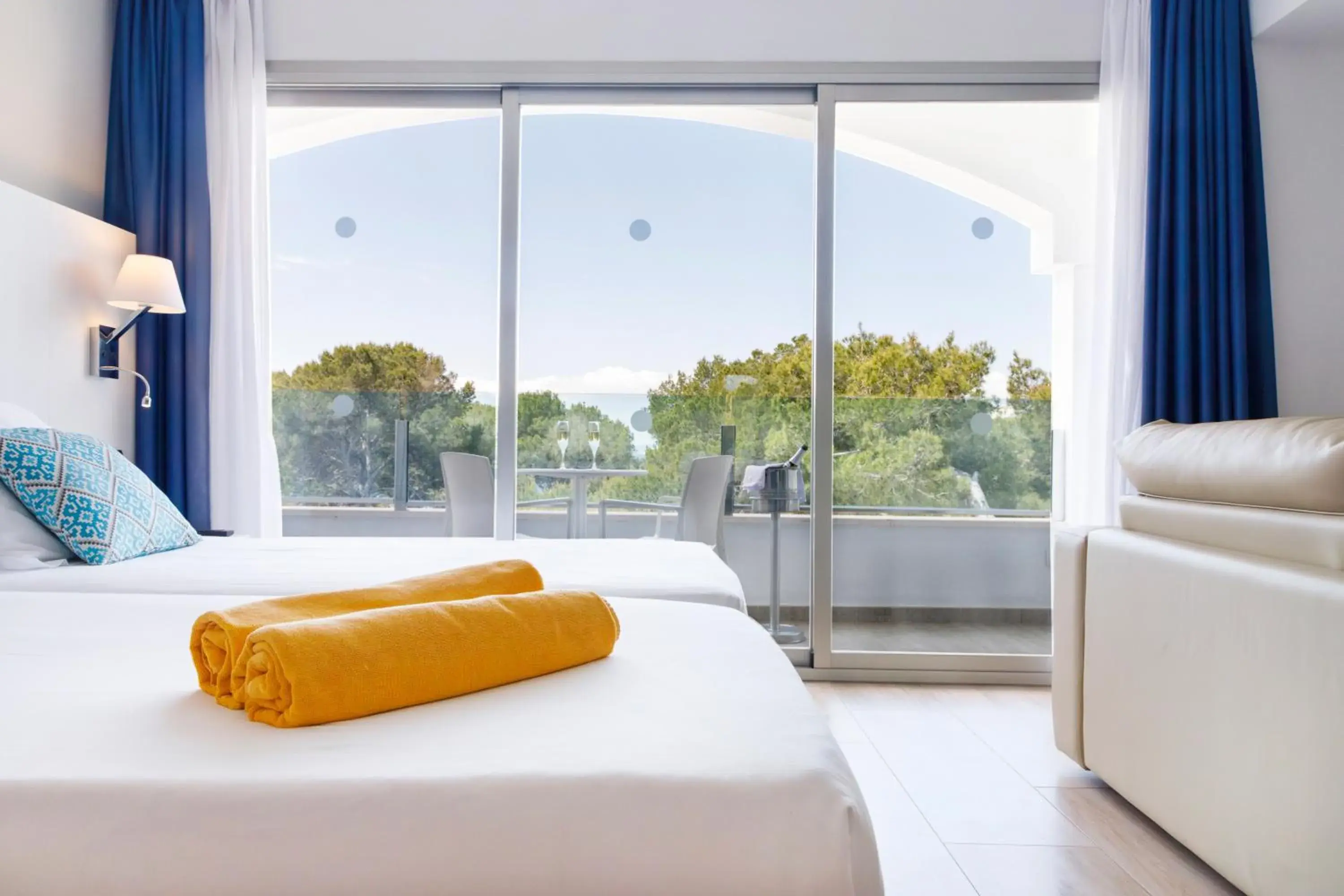 Bed in Mar Hotels Alcanada Bed in Mar Hotels Alcanada