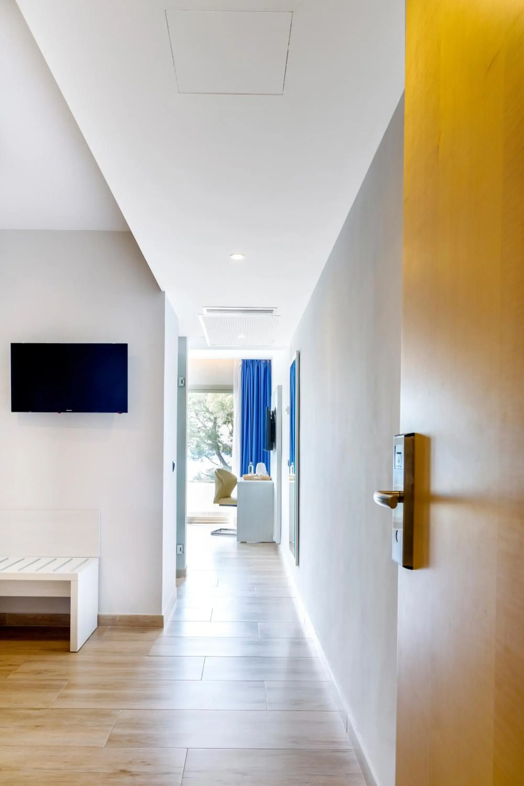 Photo of the whole room, Bed in Alcanada Golf Hotel Photo of the whole room, Bed in Alcanada Golf Hotel