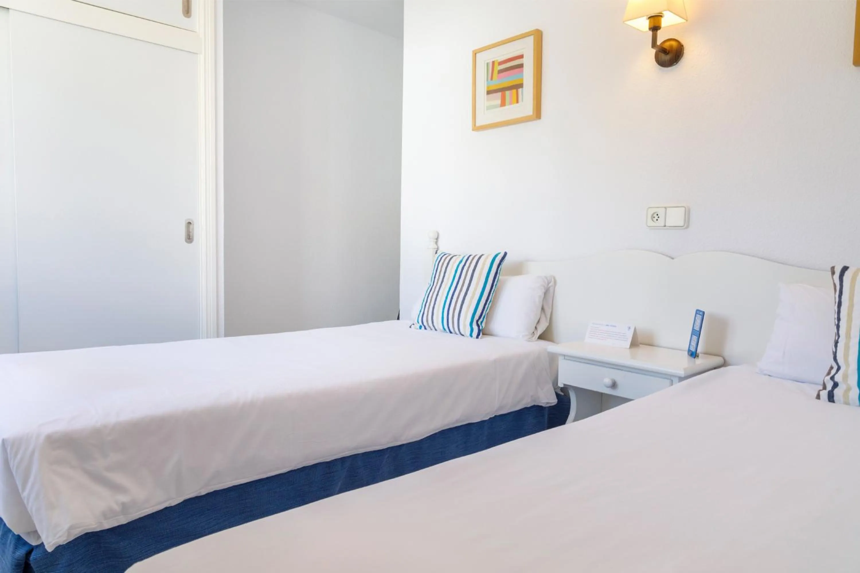 Bedroom, Bed in Alcanada Golf Hotel