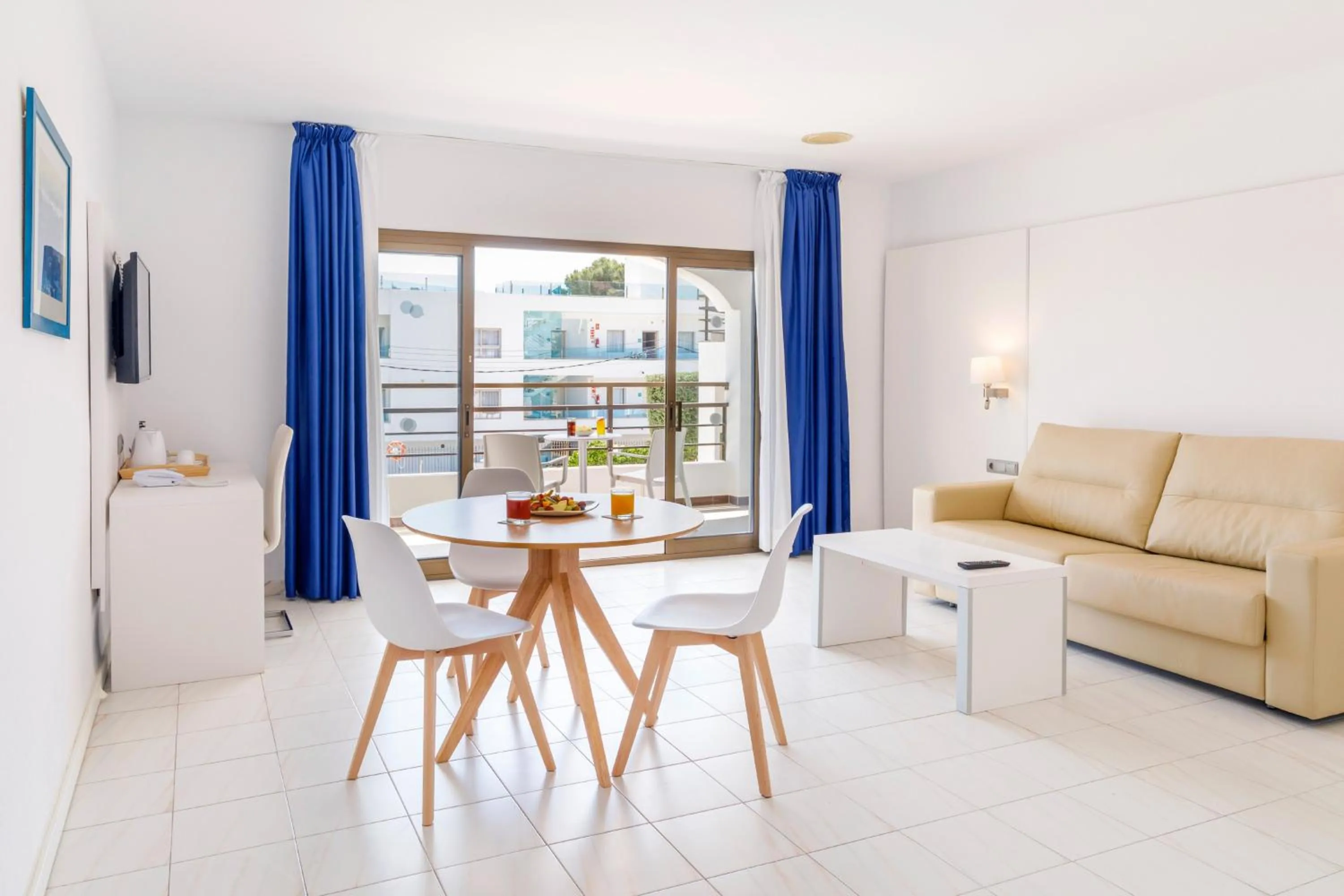 Living room in Alcanada Golf Hotel