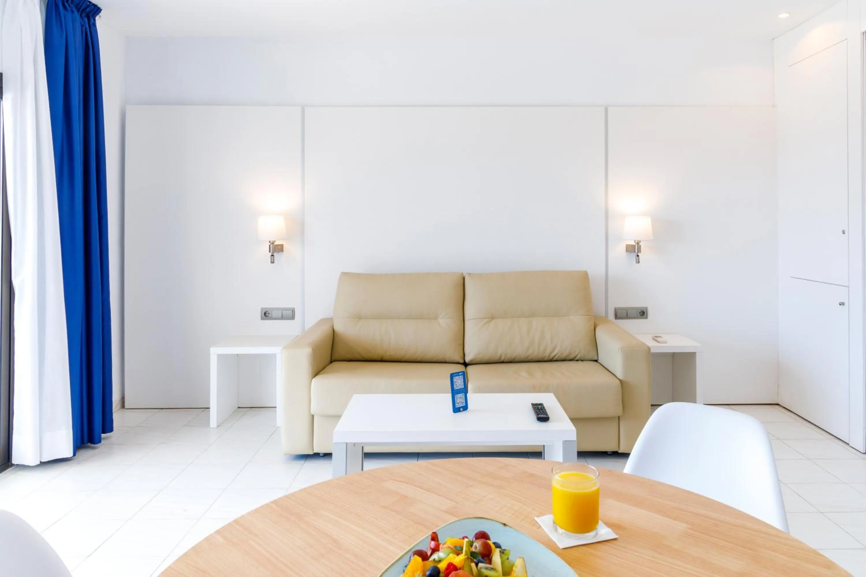 Living room in Mar Hotels Alcanada