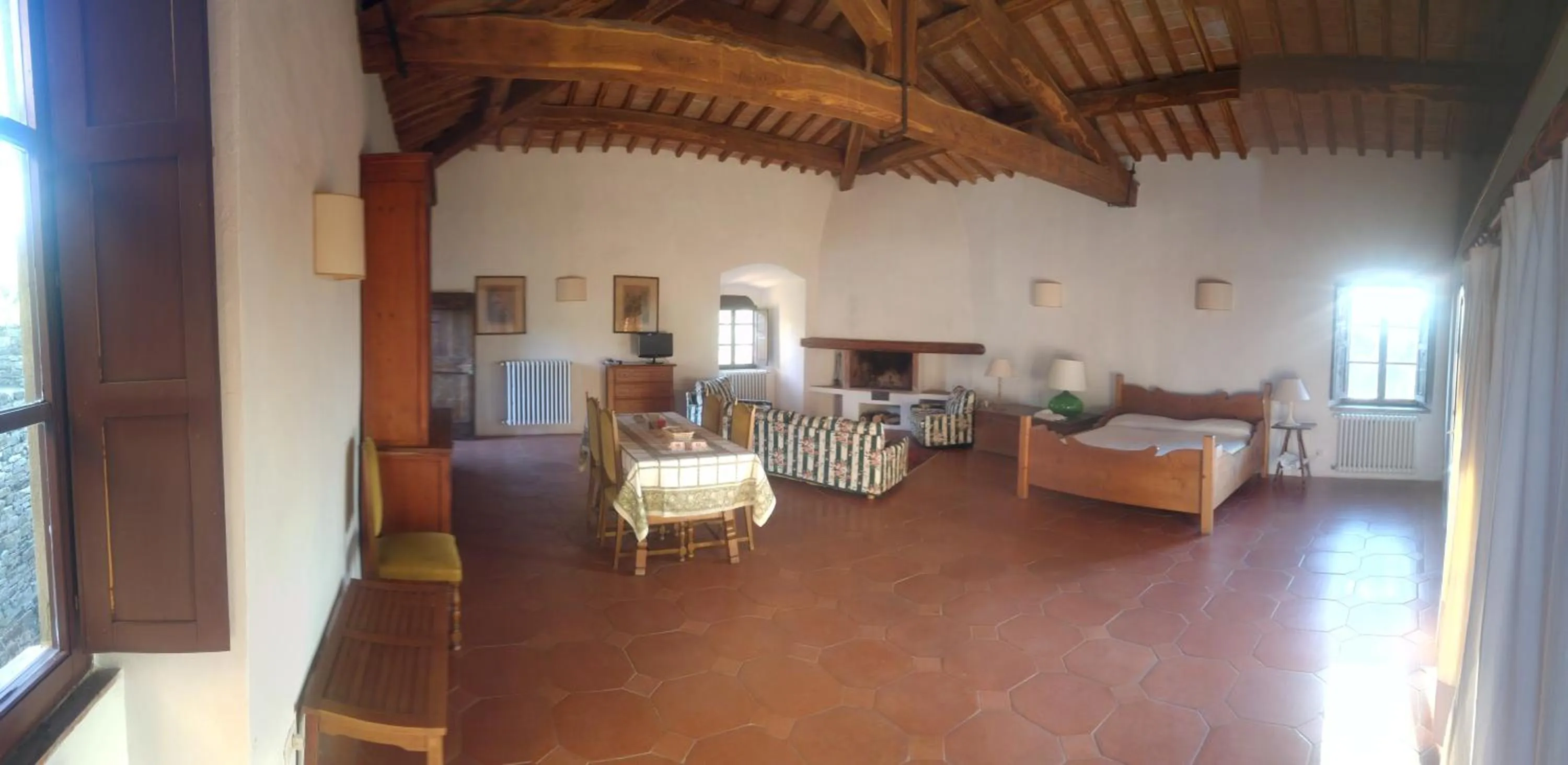 Photo of the whole room in Castello di Mugnana