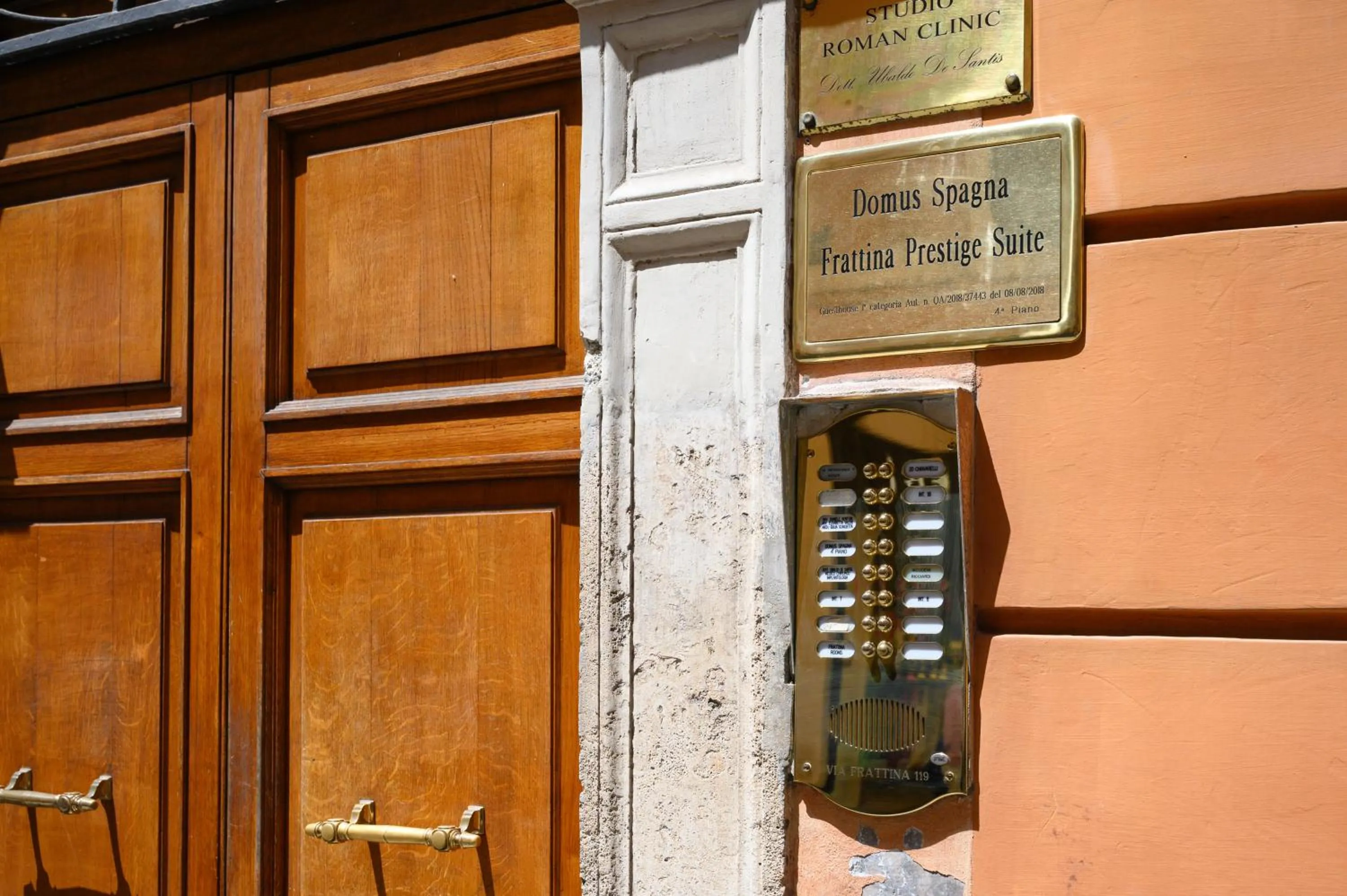 Facade/entrance in Domus Spagna Frattina