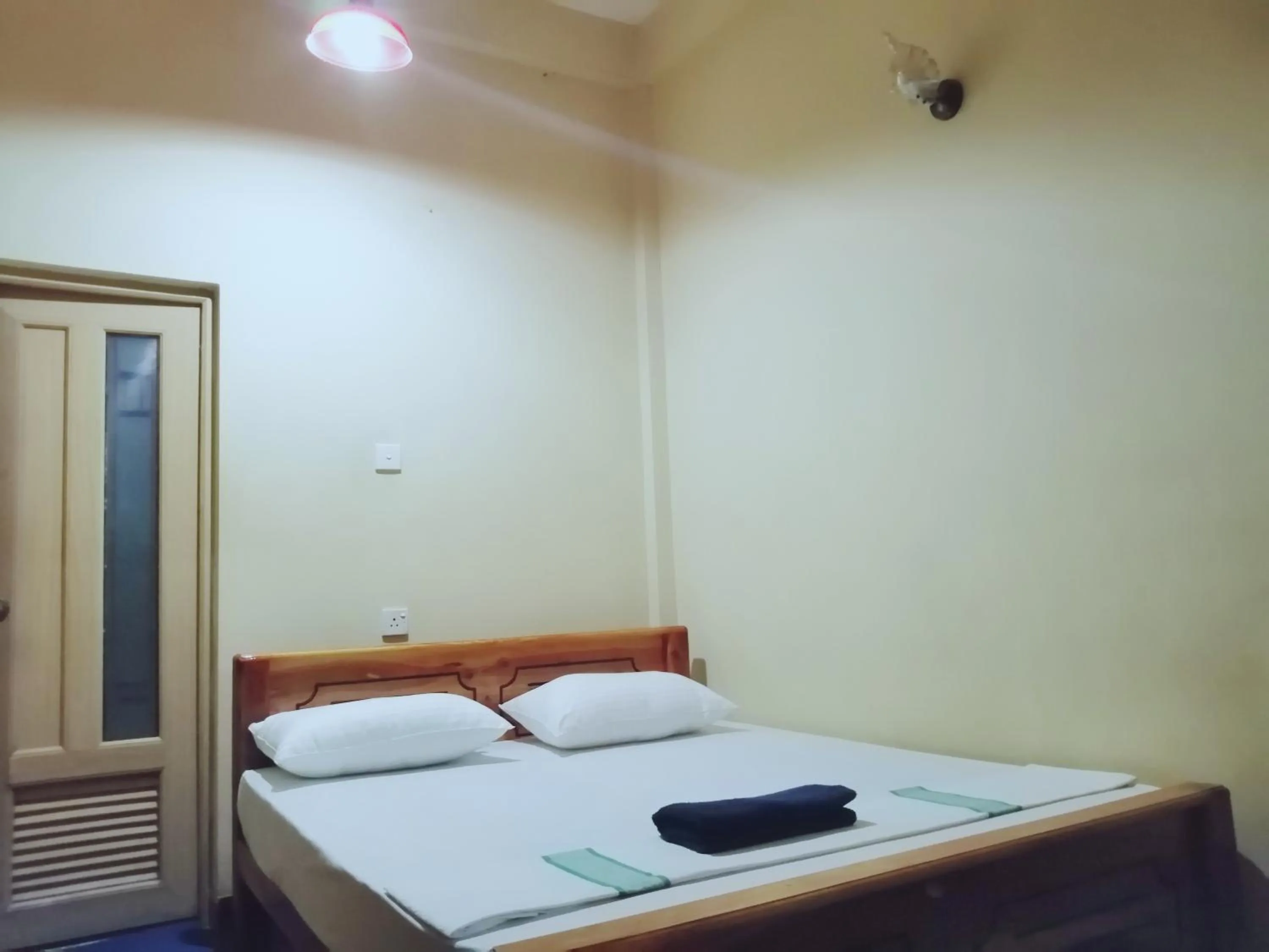 Bed in Viveka Inn Guest and Yala Safari