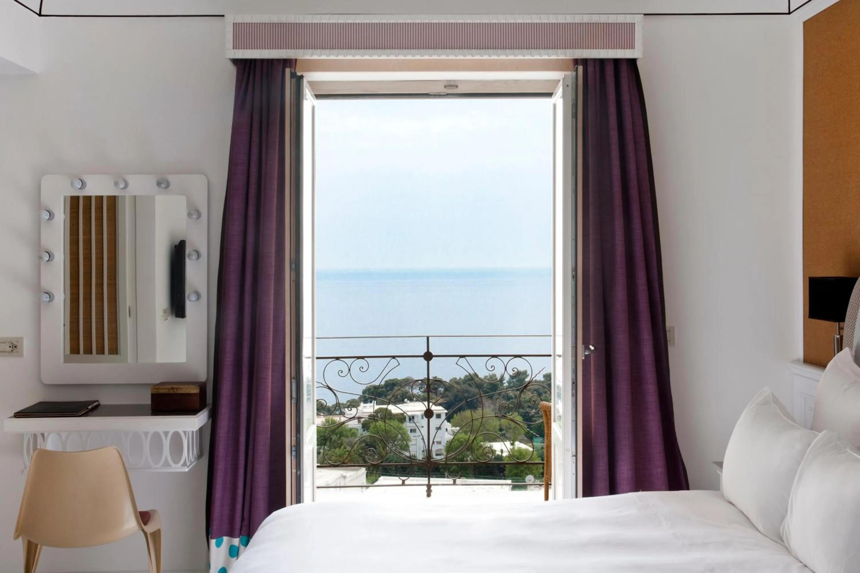 Balcony/Terrace, Bed in Capri Tiberio Palace - The Leading Hotels of the World