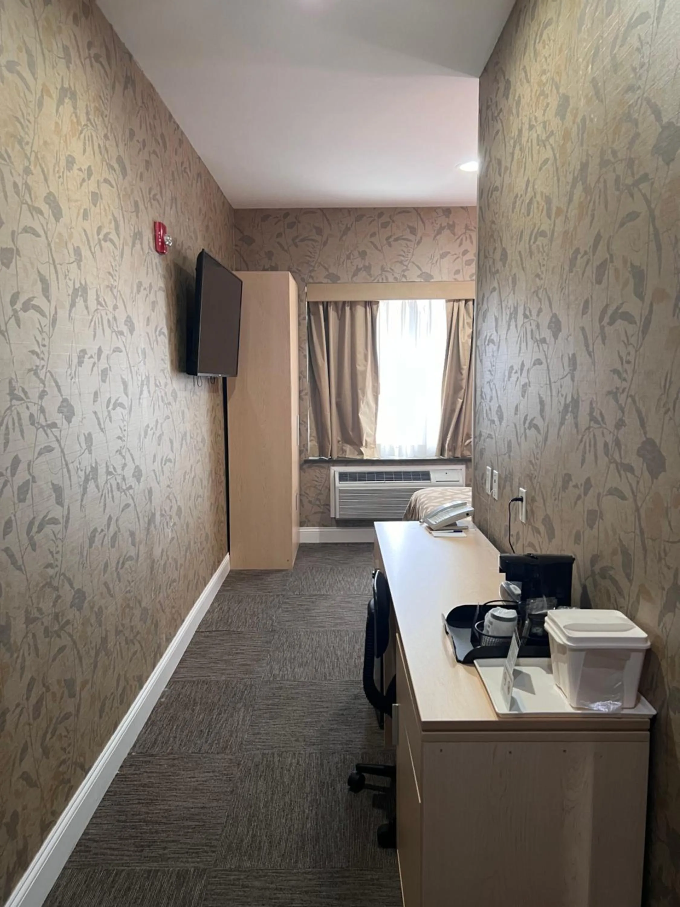 Bedroom, Bed in Grandview Hotel New York