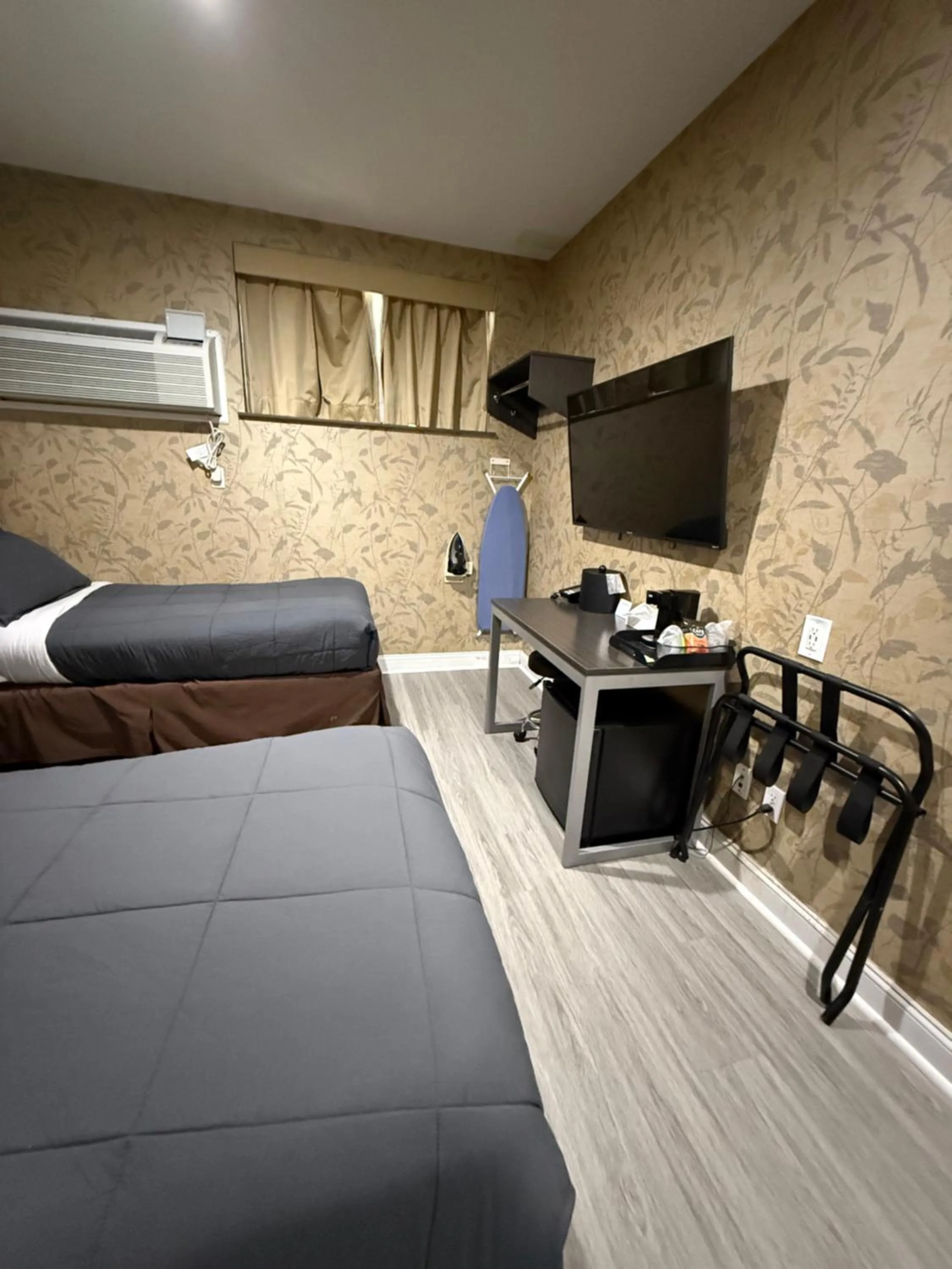 TV and multimedia, Bed in Grandview Hotel New York