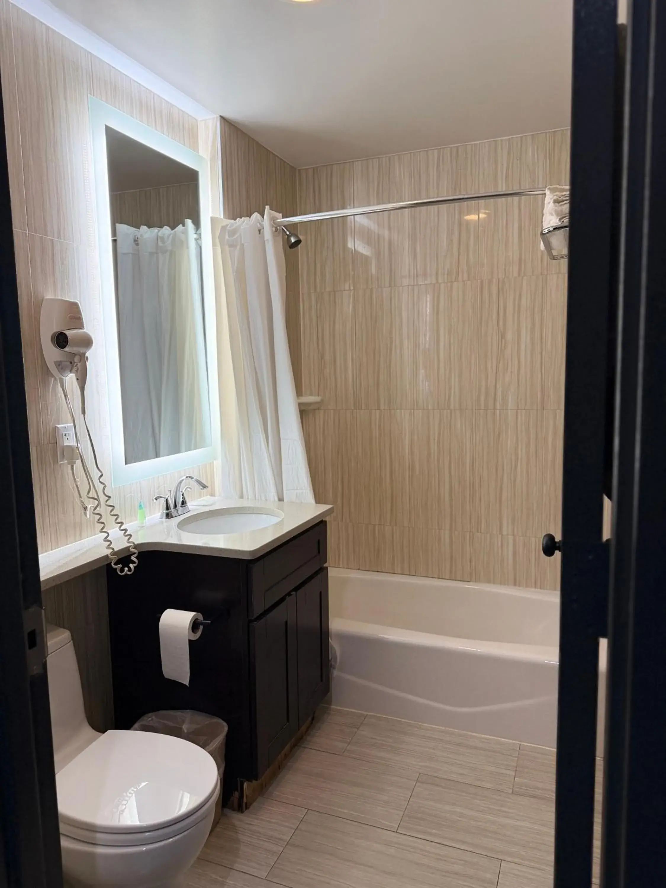 Shower in Grandview Hotel New York Shower in Grandview Hotel New York