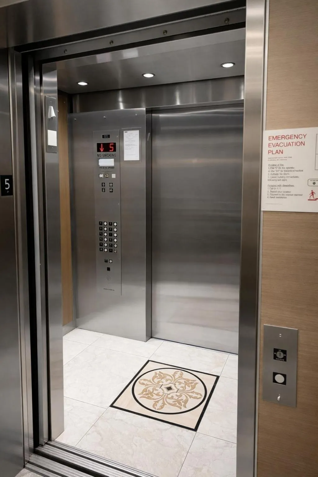 elevator in Grandview Hotel New York