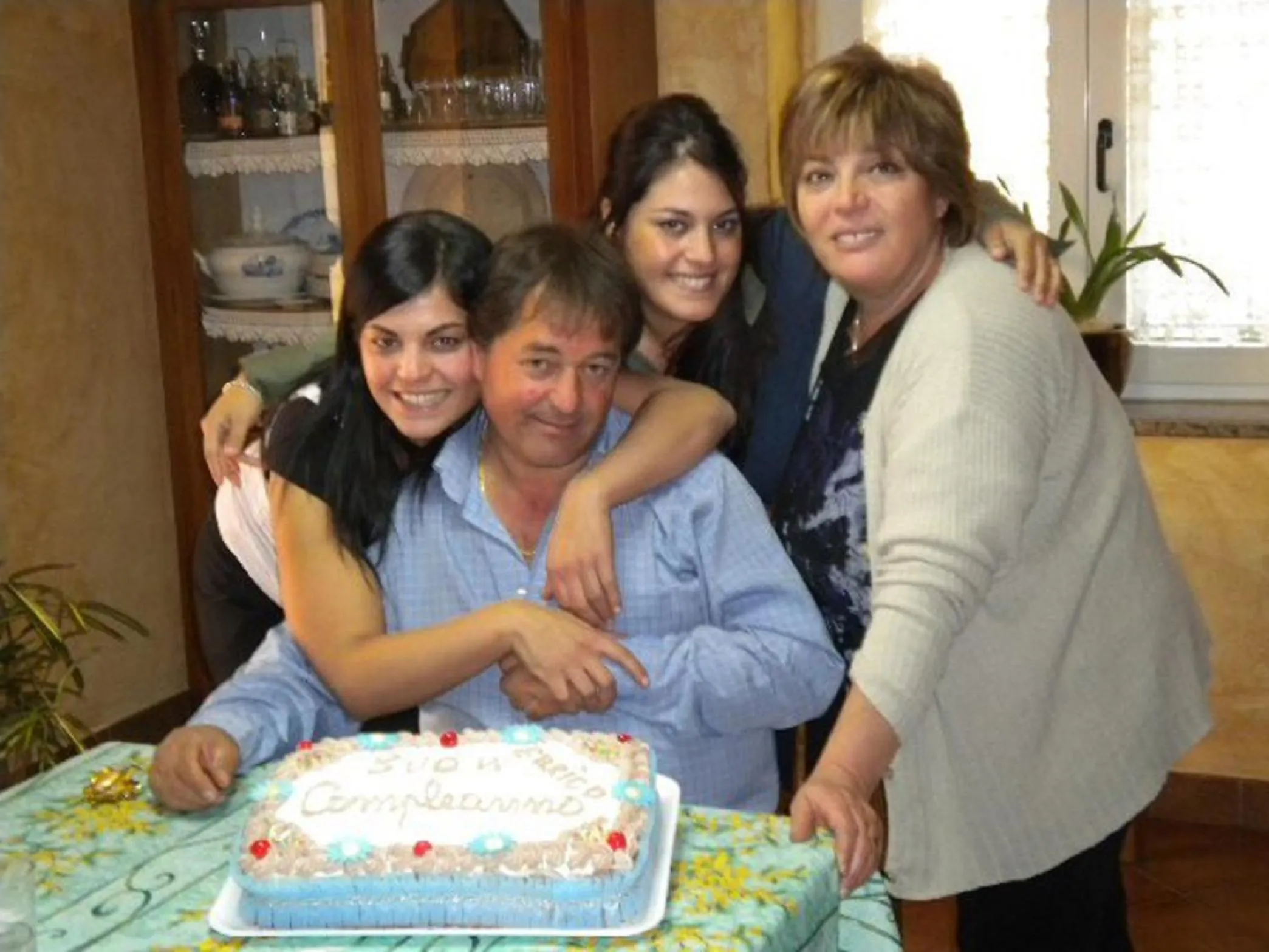 Family in La Casa Sull'aia,AV