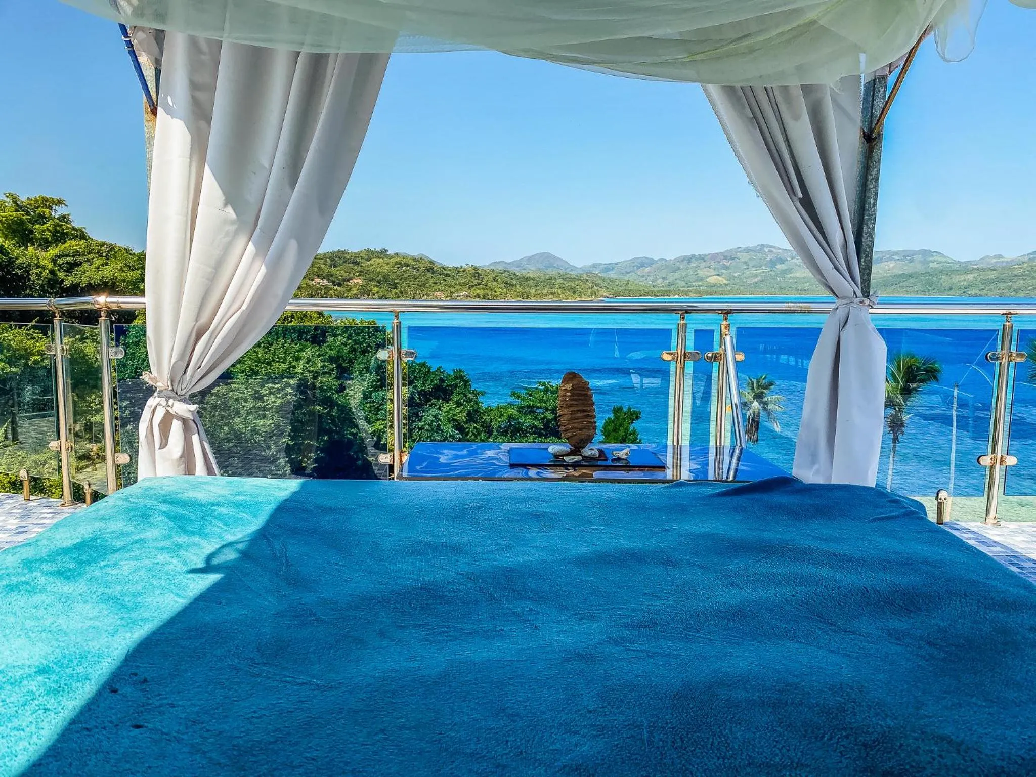 Bed in Sunset Samana