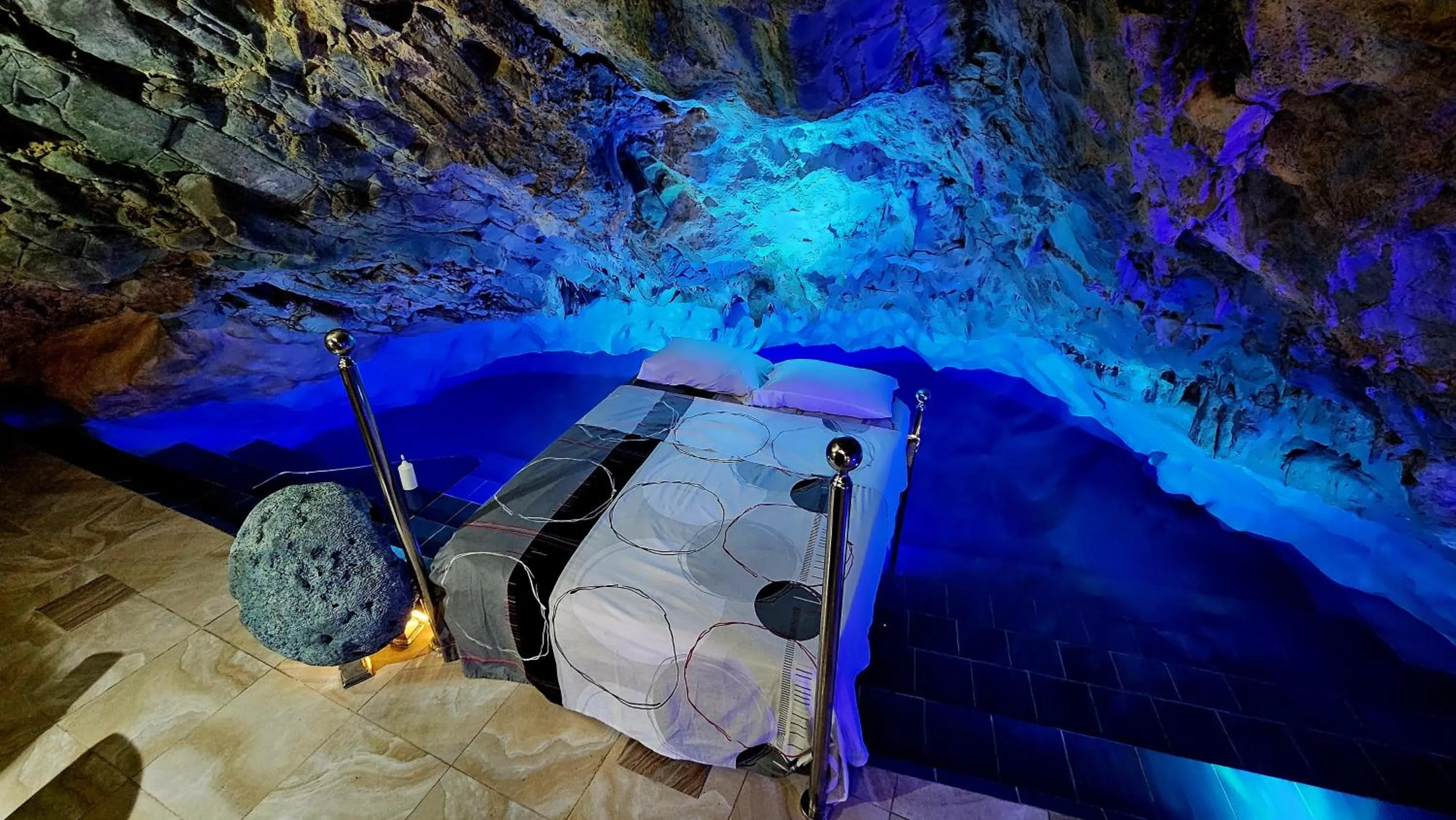 Bed in Sunset Samana