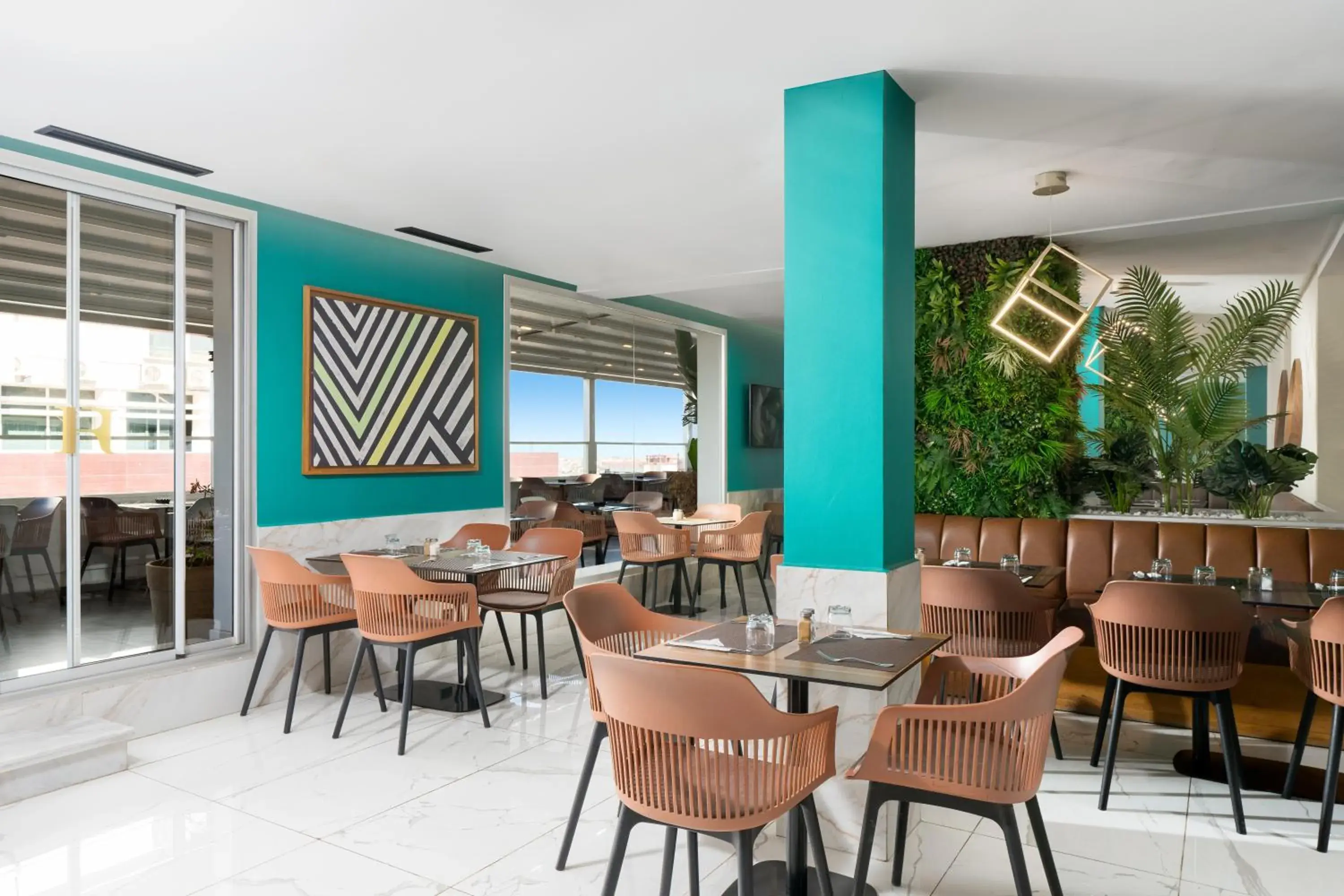 Restaurant/places to eat in Rihab Hotel Restaurant/places to eat in Rihab Hotel