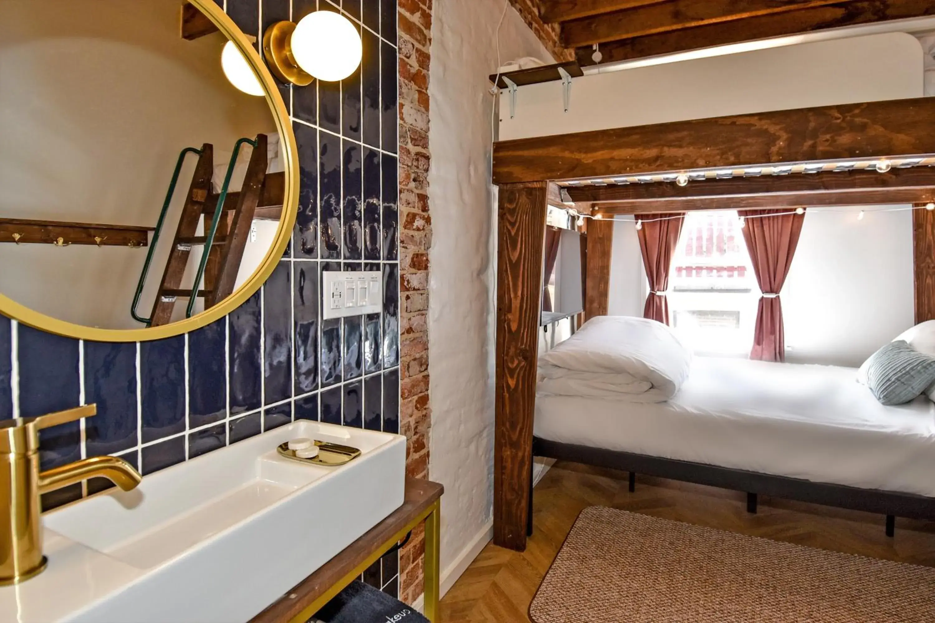 Bed in HighRoad Washington DC Bed in HighRoad Washington DC