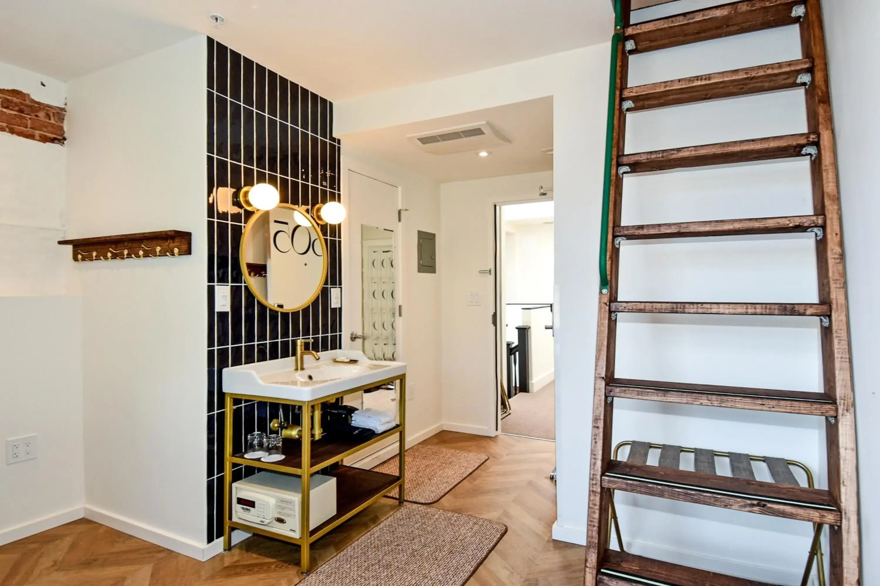 Bedroom in HighRoad Washington DC Bedroom in HighRoad Washington DC