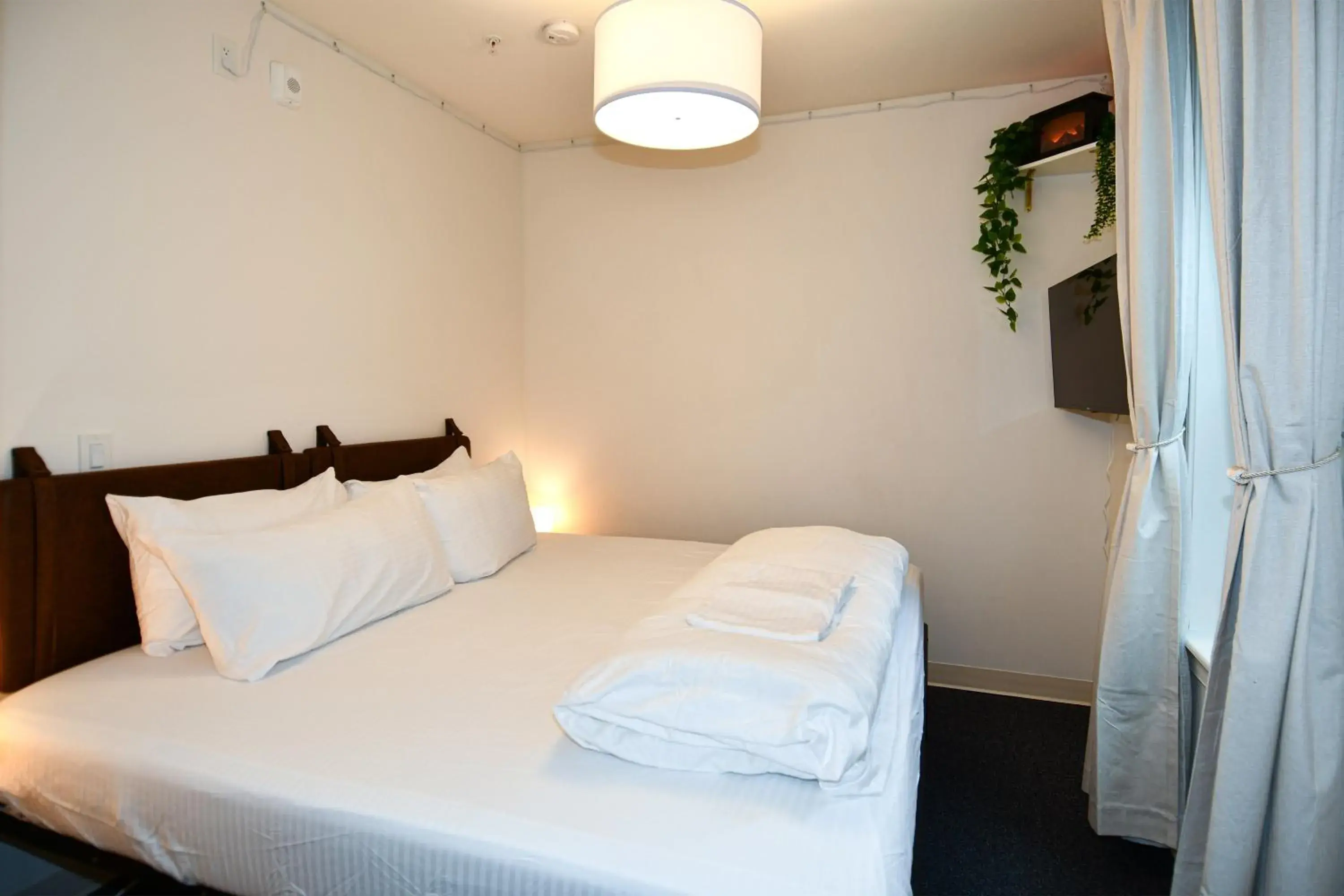 Bedroom, Bed in HighRoad Washington DC Bedroom, Bed in HighRoad Washington DC