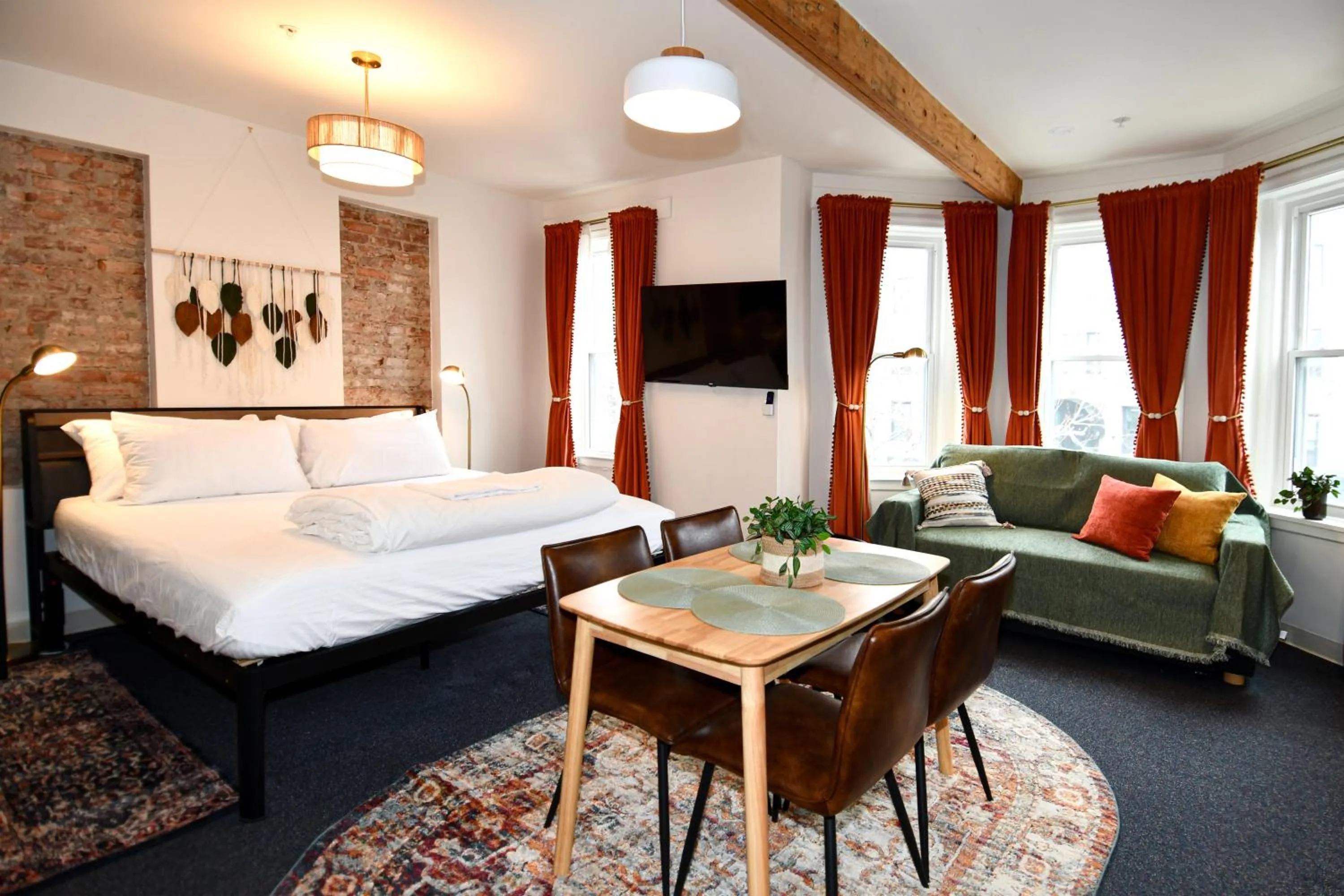 Bed in HighRoad Washington DC