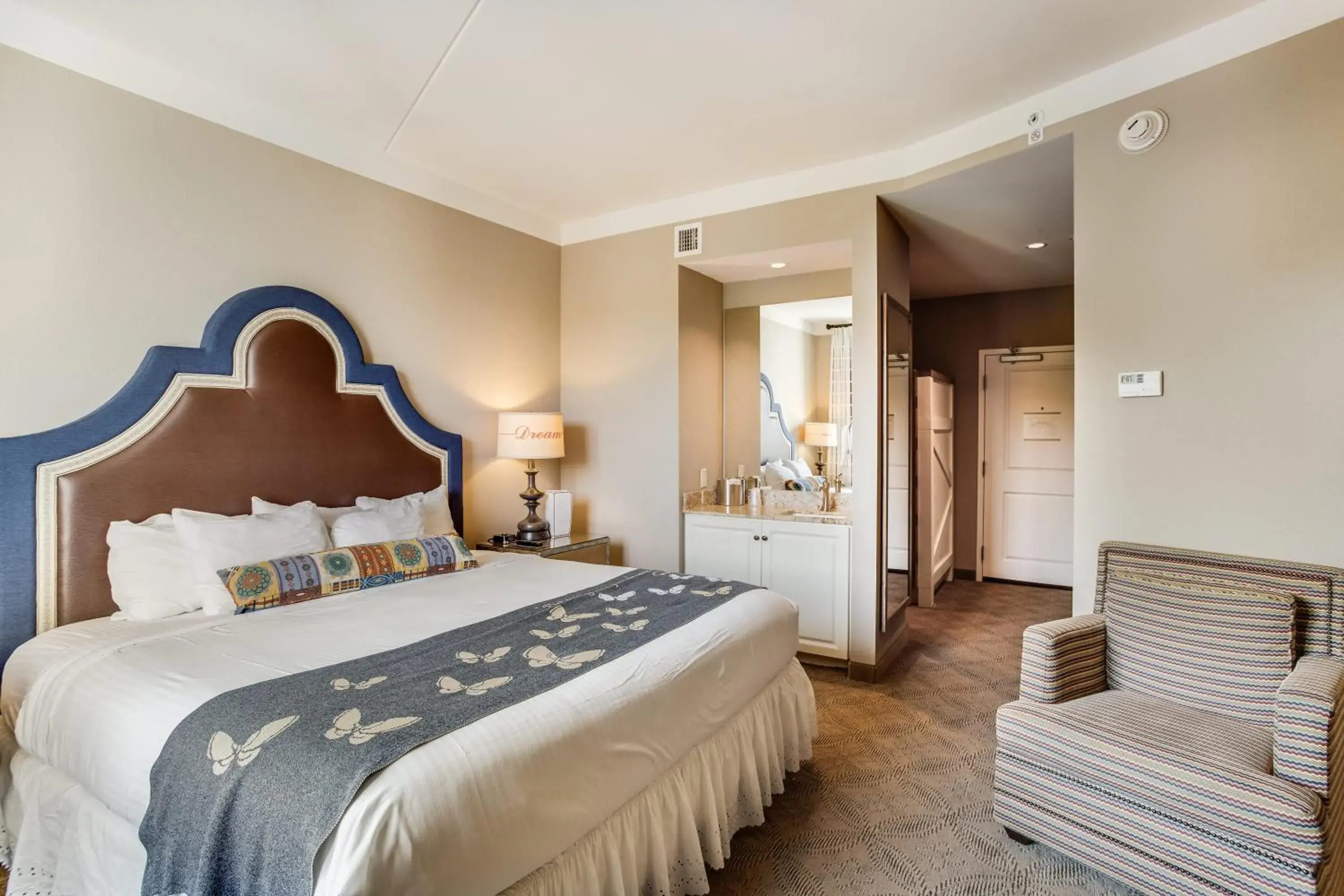 Family Suite in Dollywood's DreamMore Resort and Spa Family Suite in Dollywood's DreamMore Resort and Spa