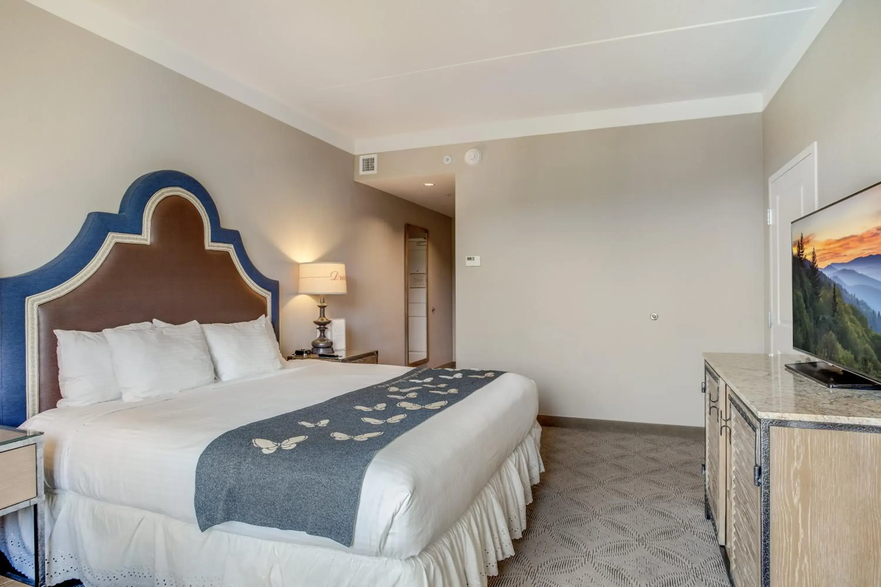 Deluxe King Room in Dollywood's DreamMore Resort and Spa Deluxe King Room in Dollywood's DreamMore Resort and Spa