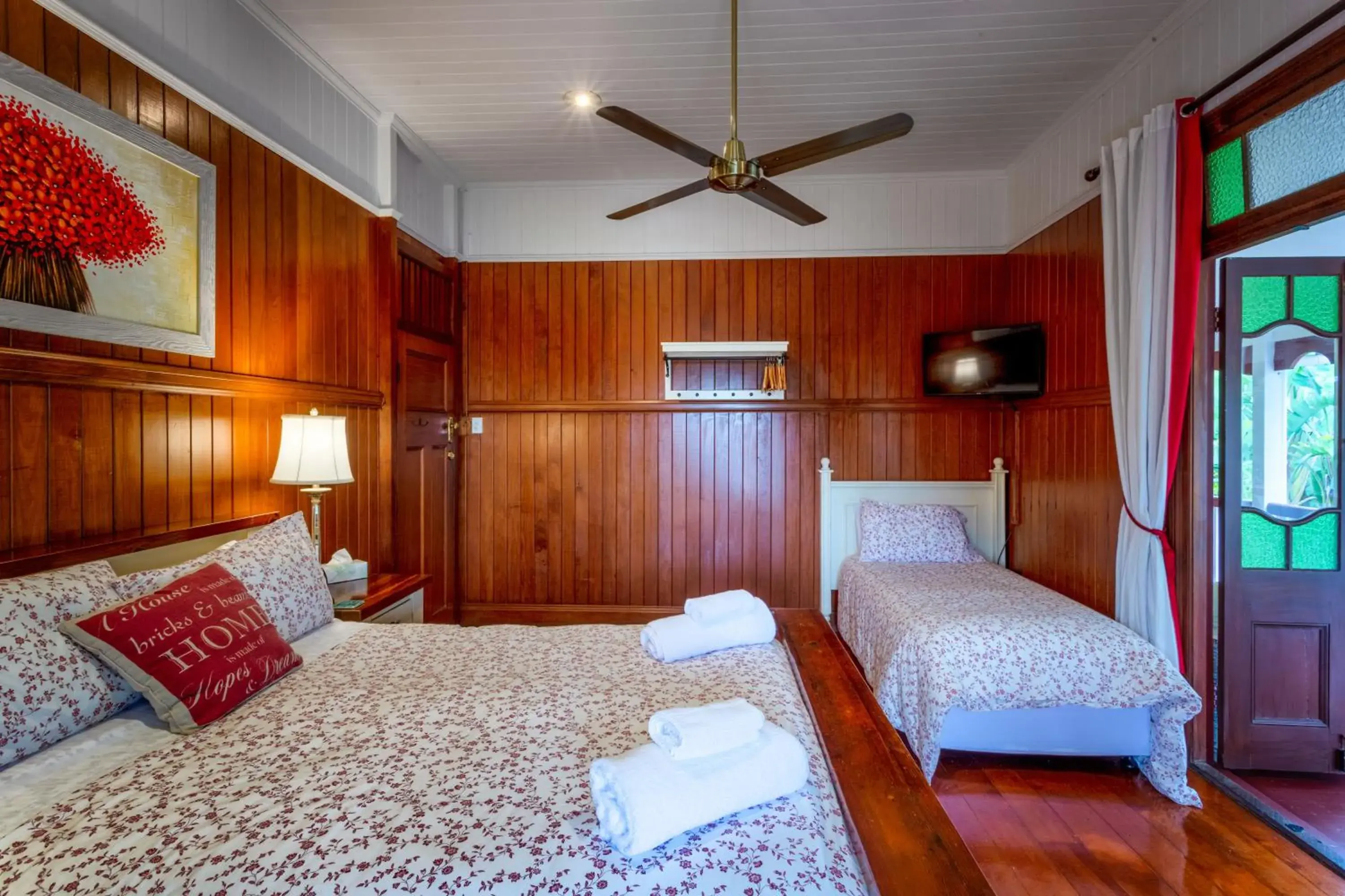 The Andrews Room with Private External Bathroom in The Village B&B The Andrews Room with Private External Bathroom in The Village B&B