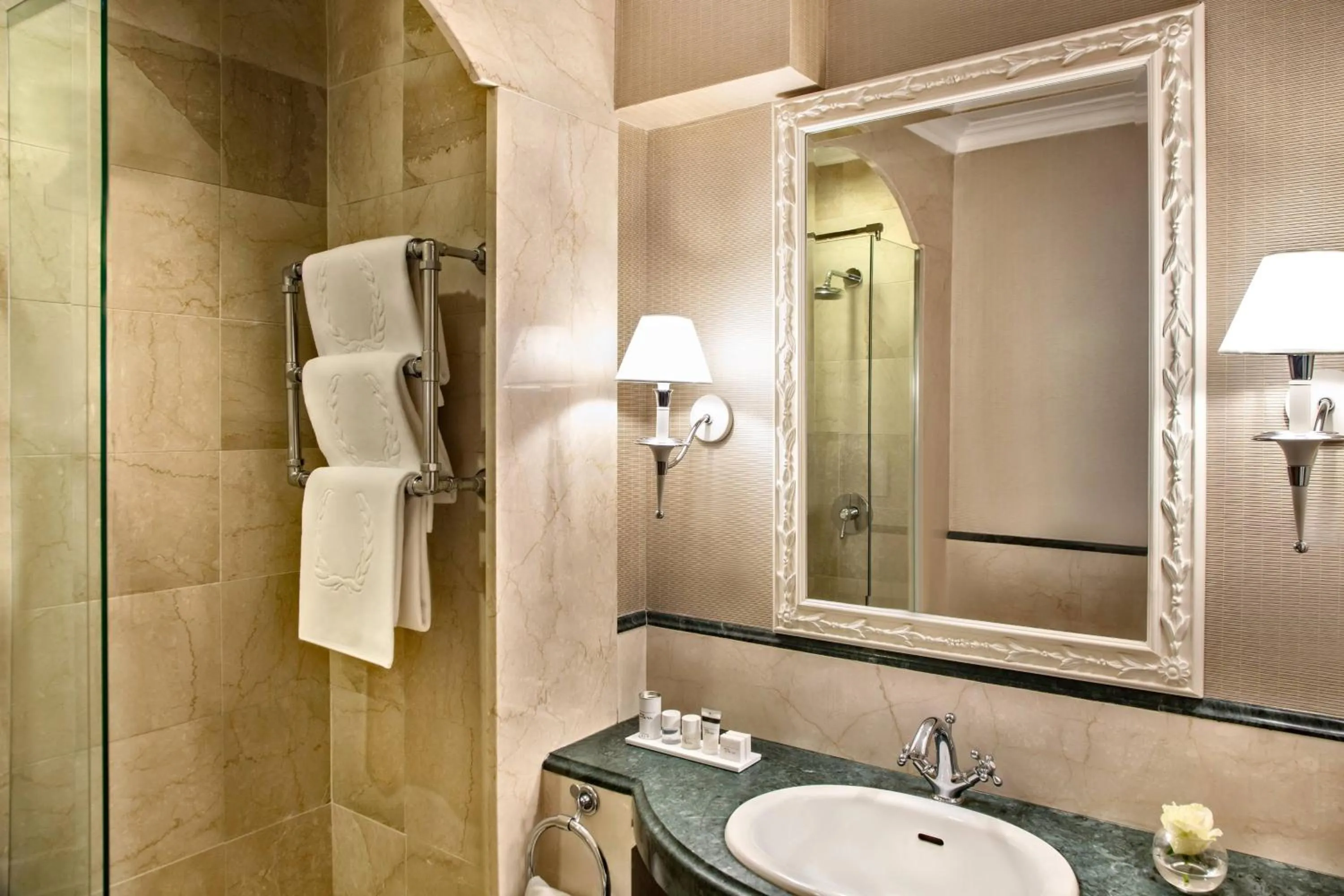 Bathroom in Rome Marriott Grand Hotel Flora