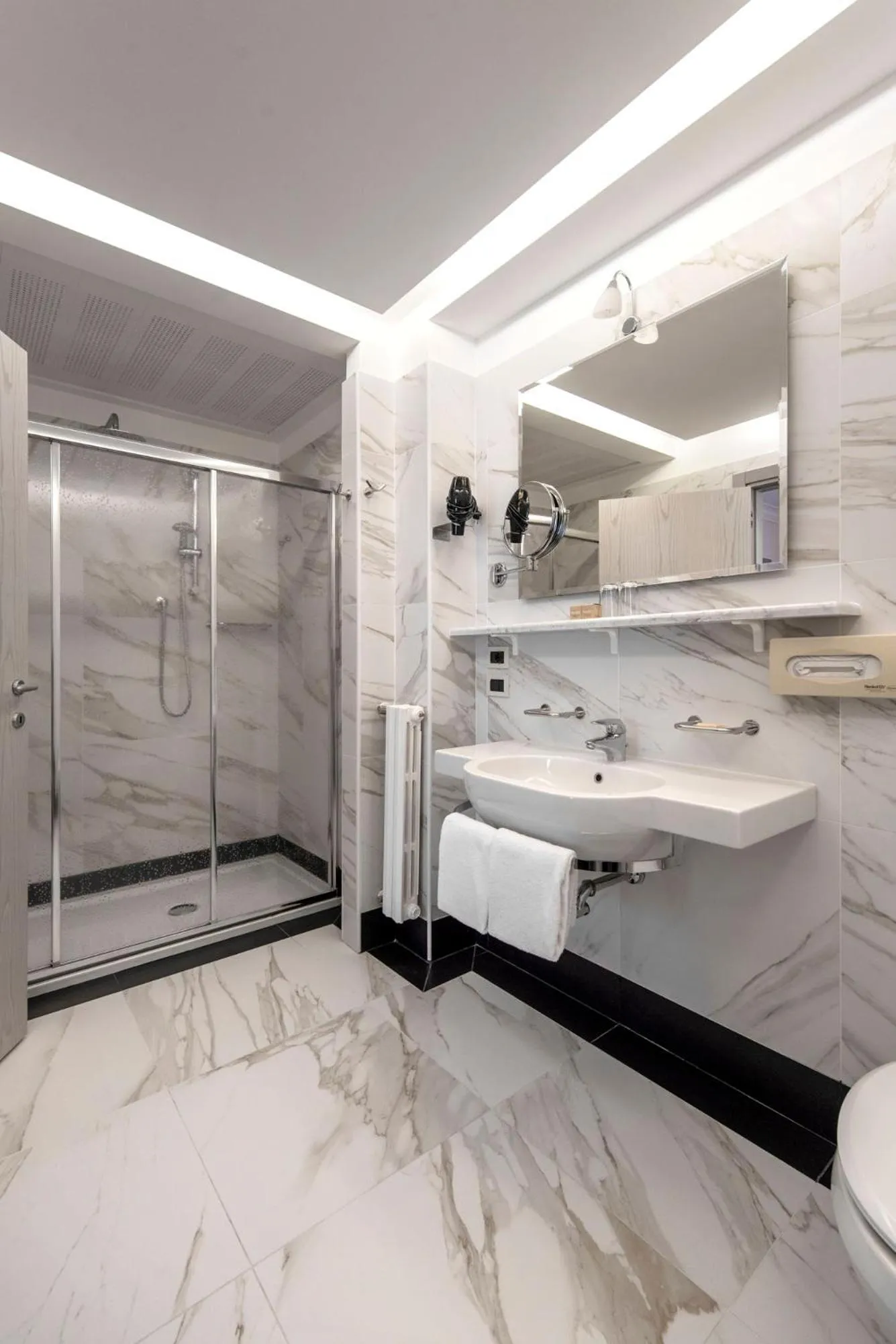 Shower in Hotel Apollo Terme