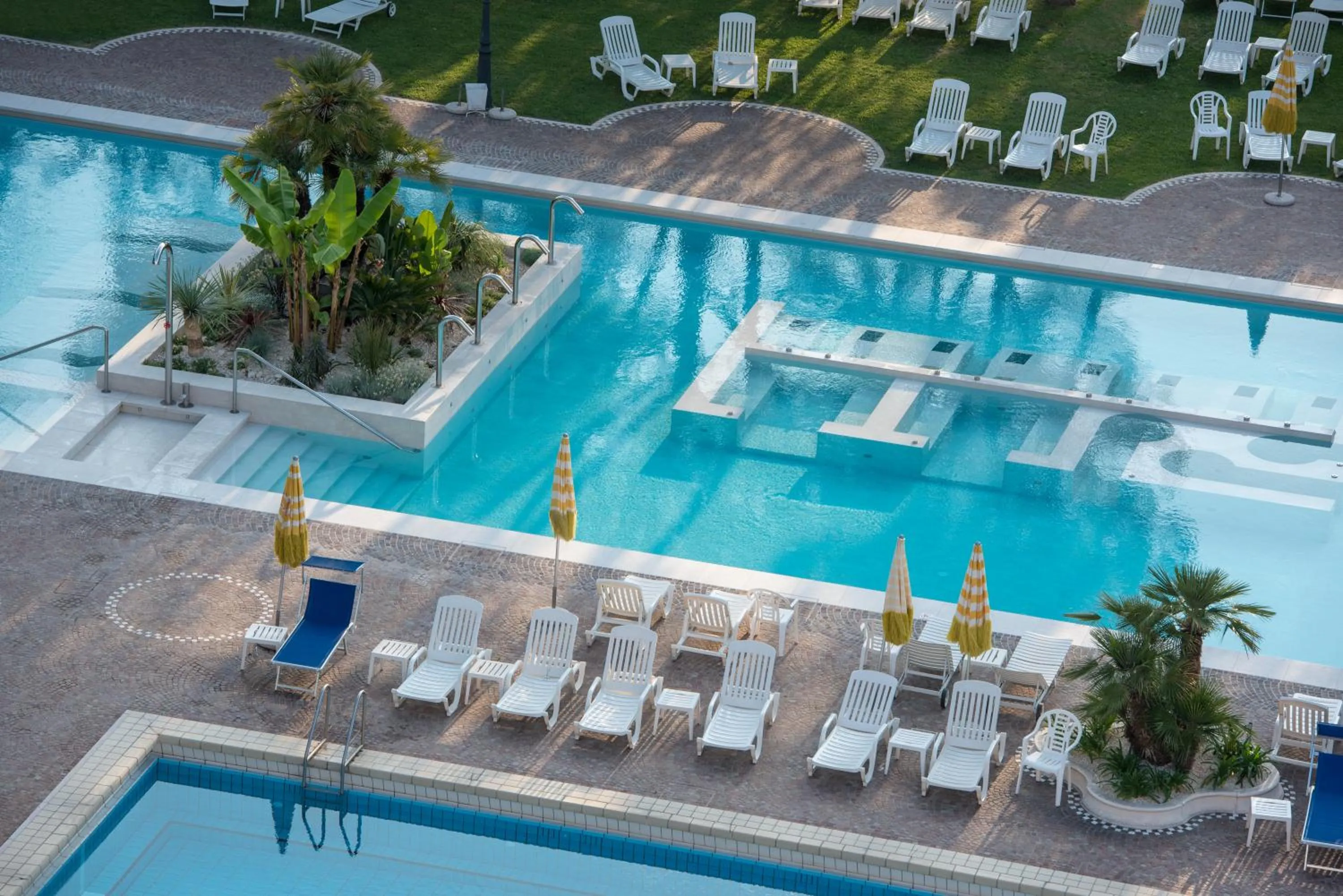 Pool view in Hotel Apollo Terme