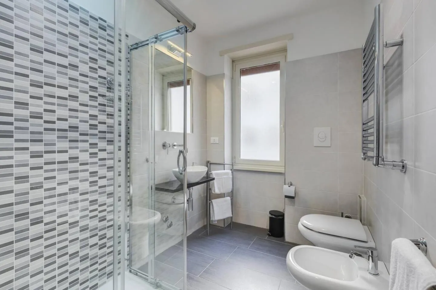 Bathroom in AV Domus Vatican St.Peter B&B