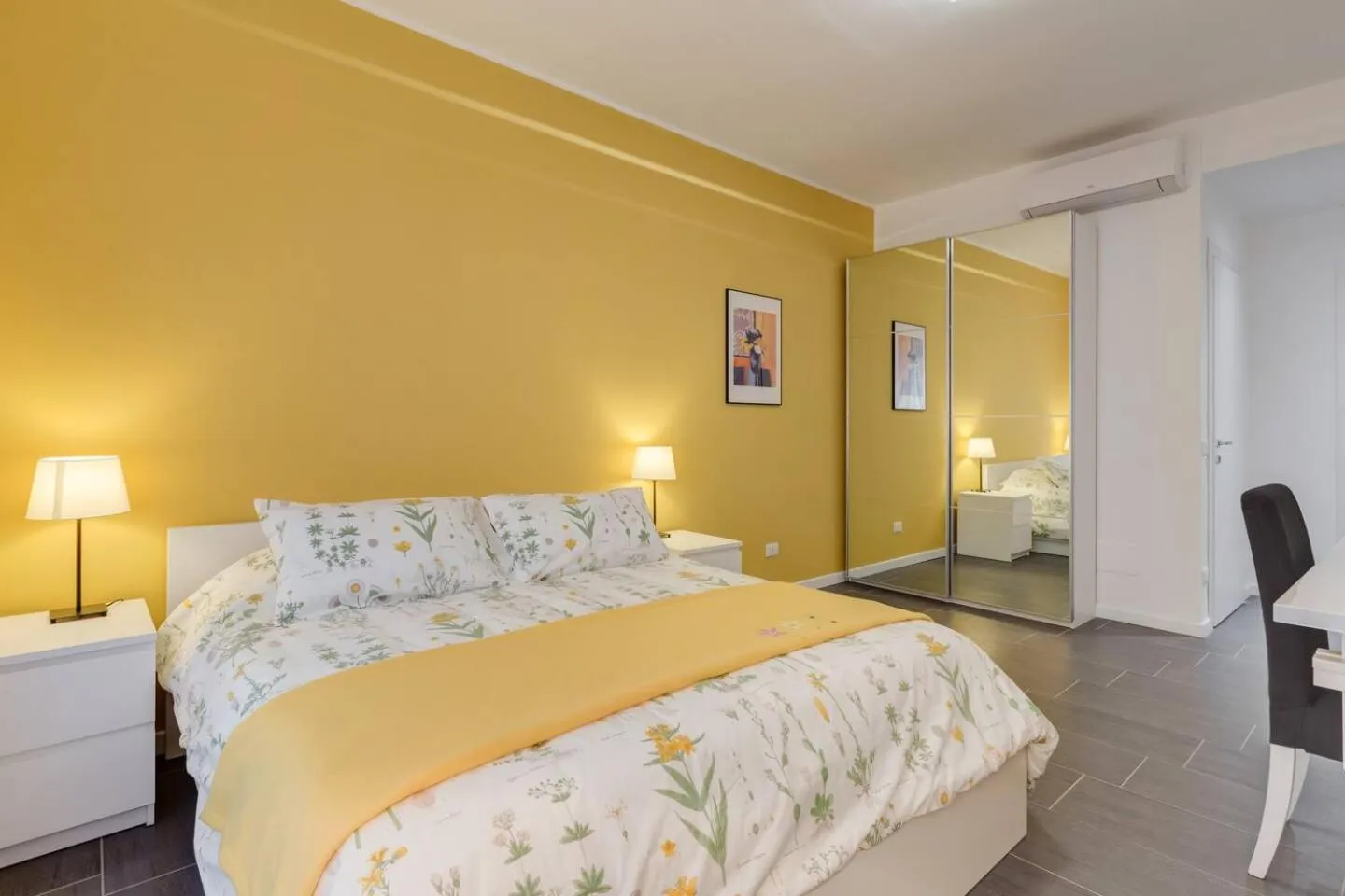 Photo of the whole room, Bed in AV Domus Vatican St.Peter B&B