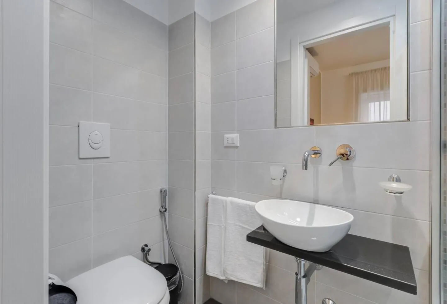 Bathroom in AV Domus Vatican St.Peter B&B