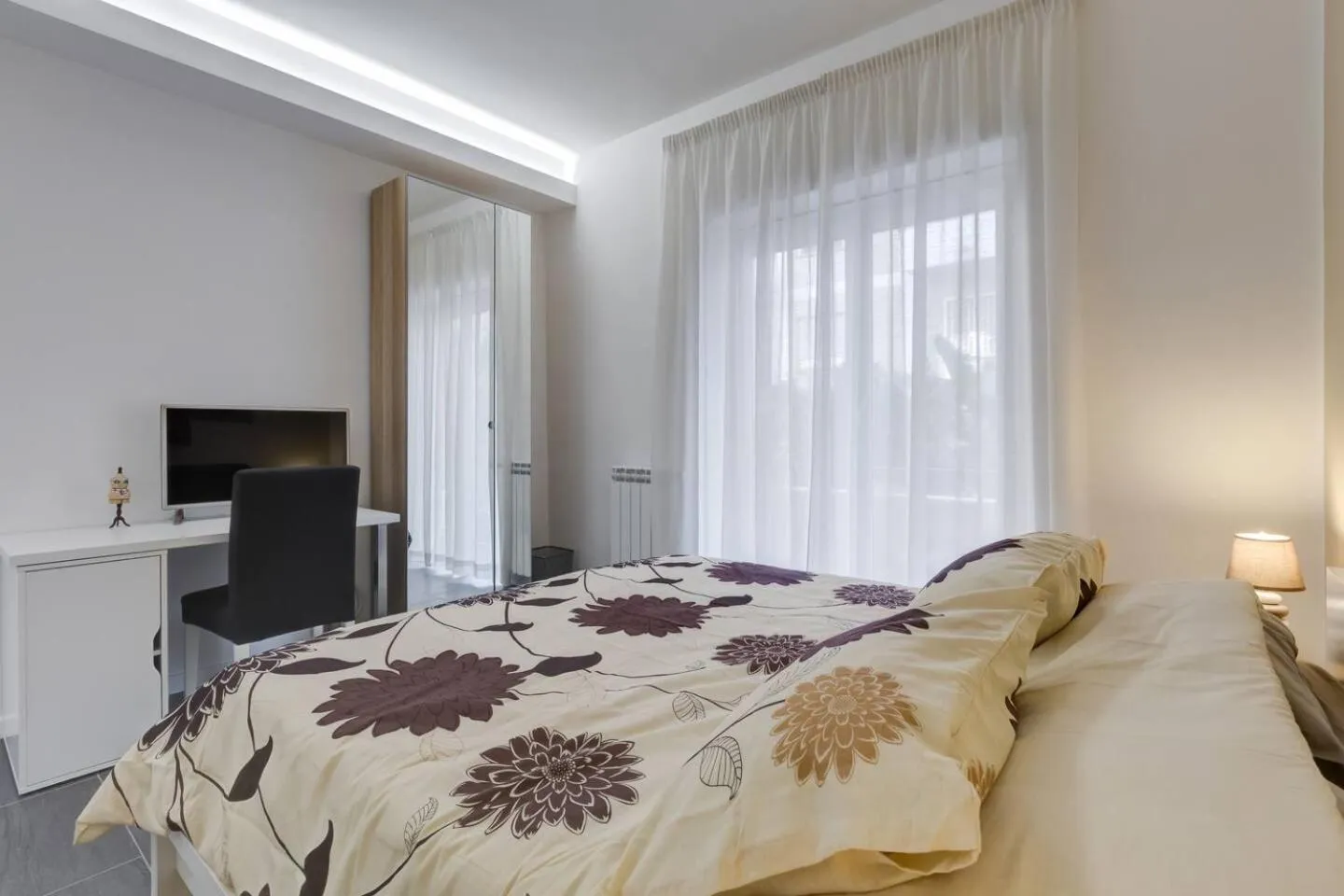 Photo of the whole room, Bed in AV Domus Vatican St.Peter B&B