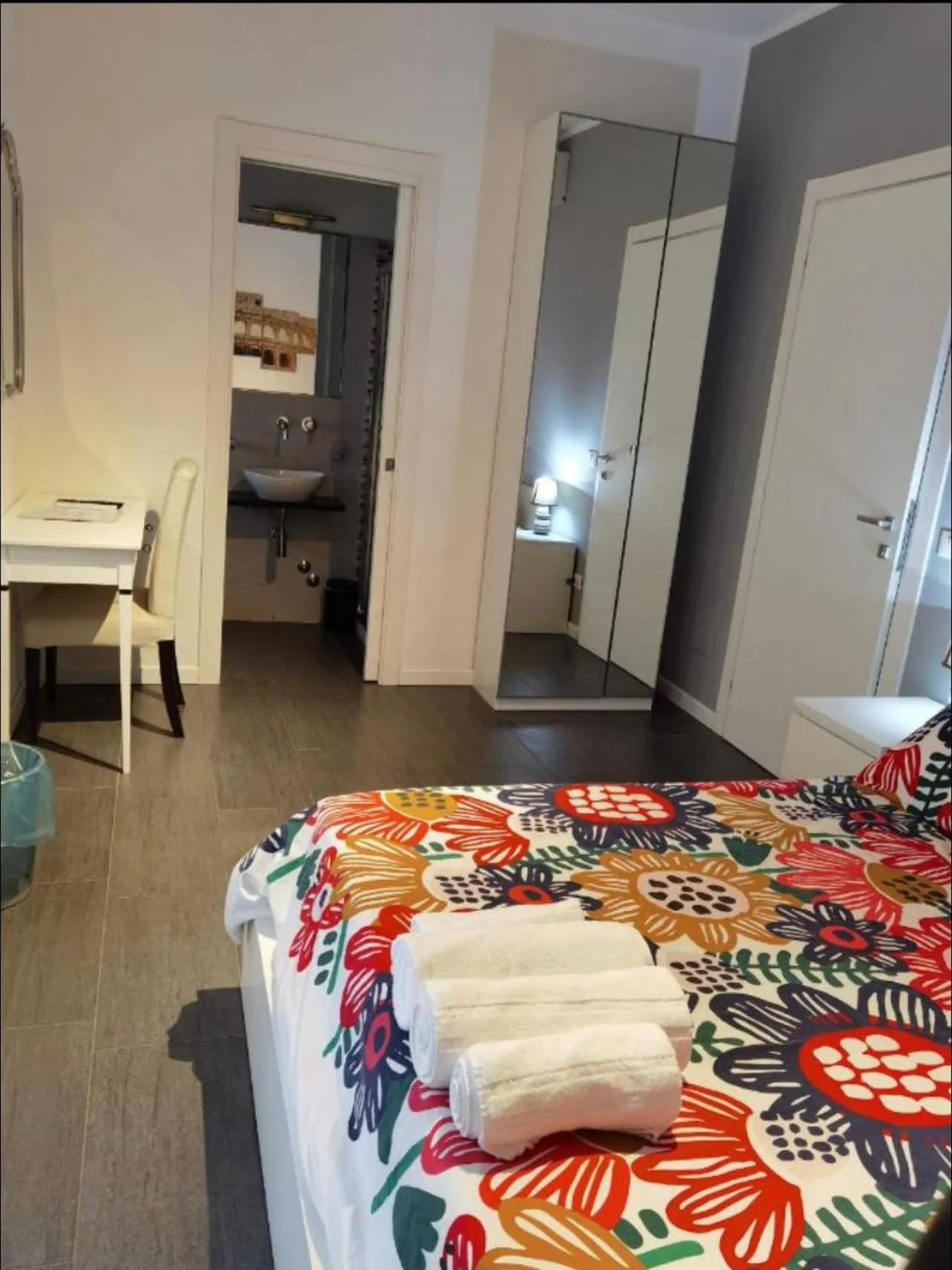 Photo of the whole room, Bed in AV Domus Vatican St.Peter B&B