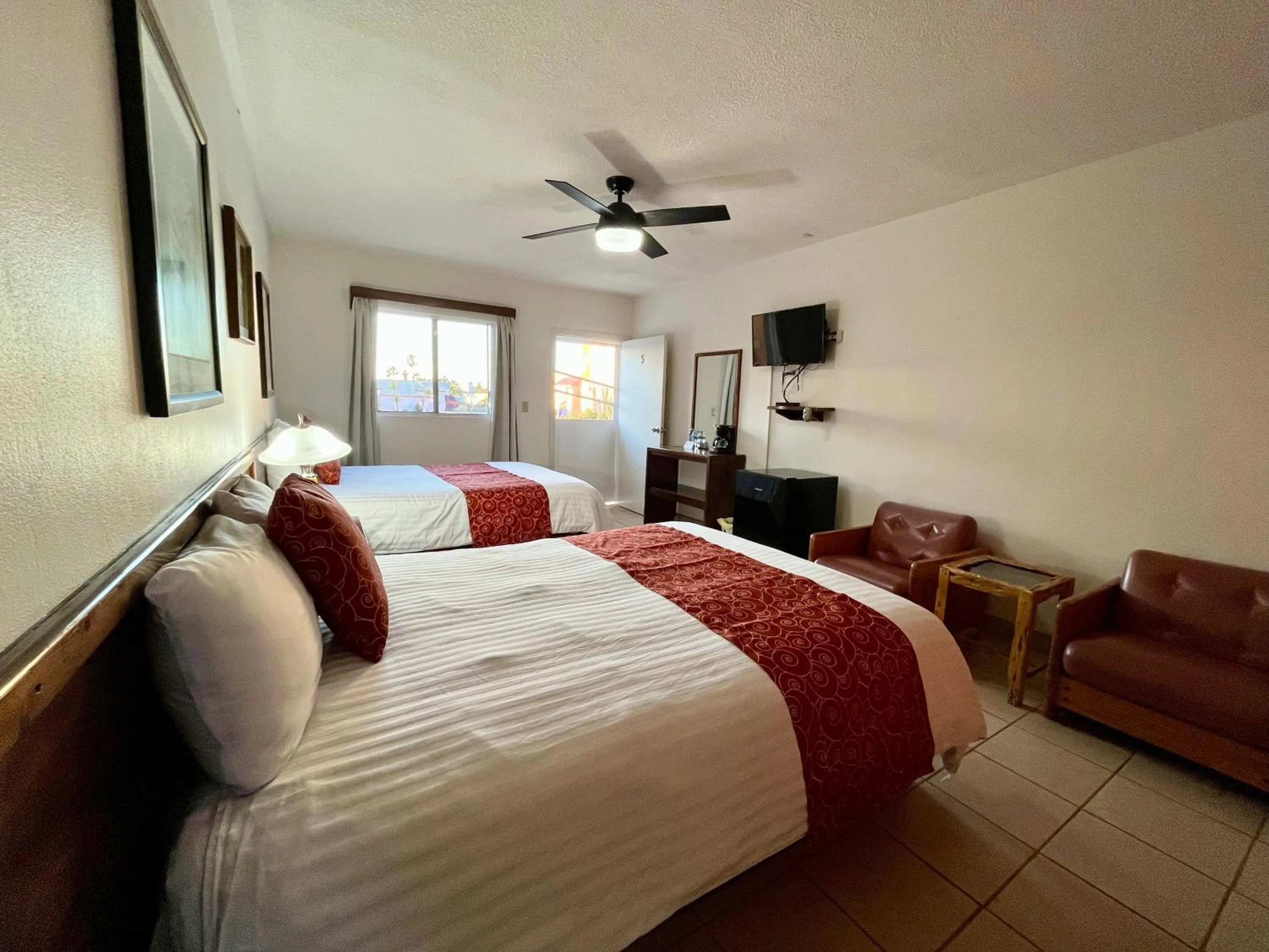 TV and multimedia, Bed in Hotel Los Caracoles