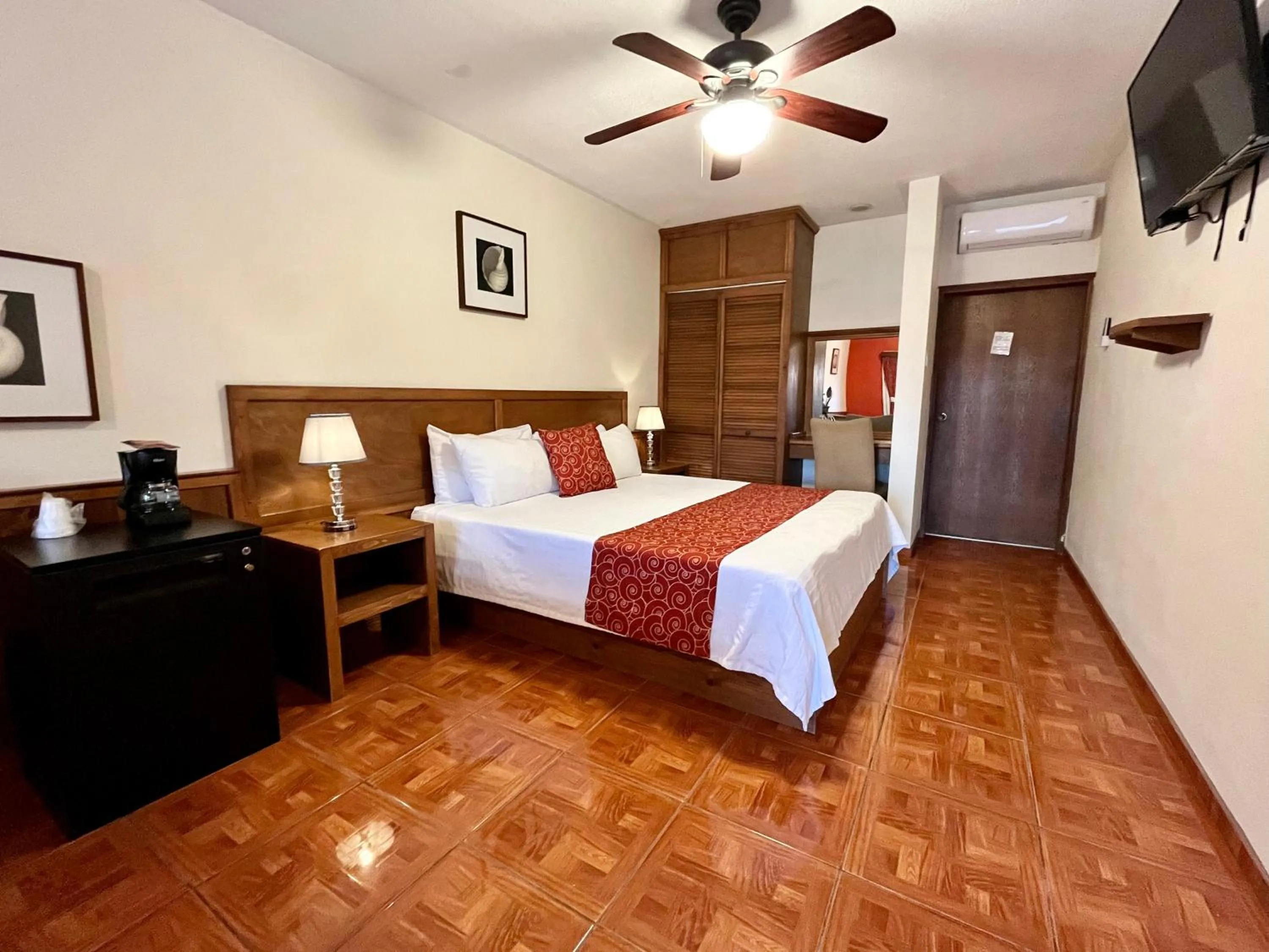 Bed in Hotel Los Caracoles