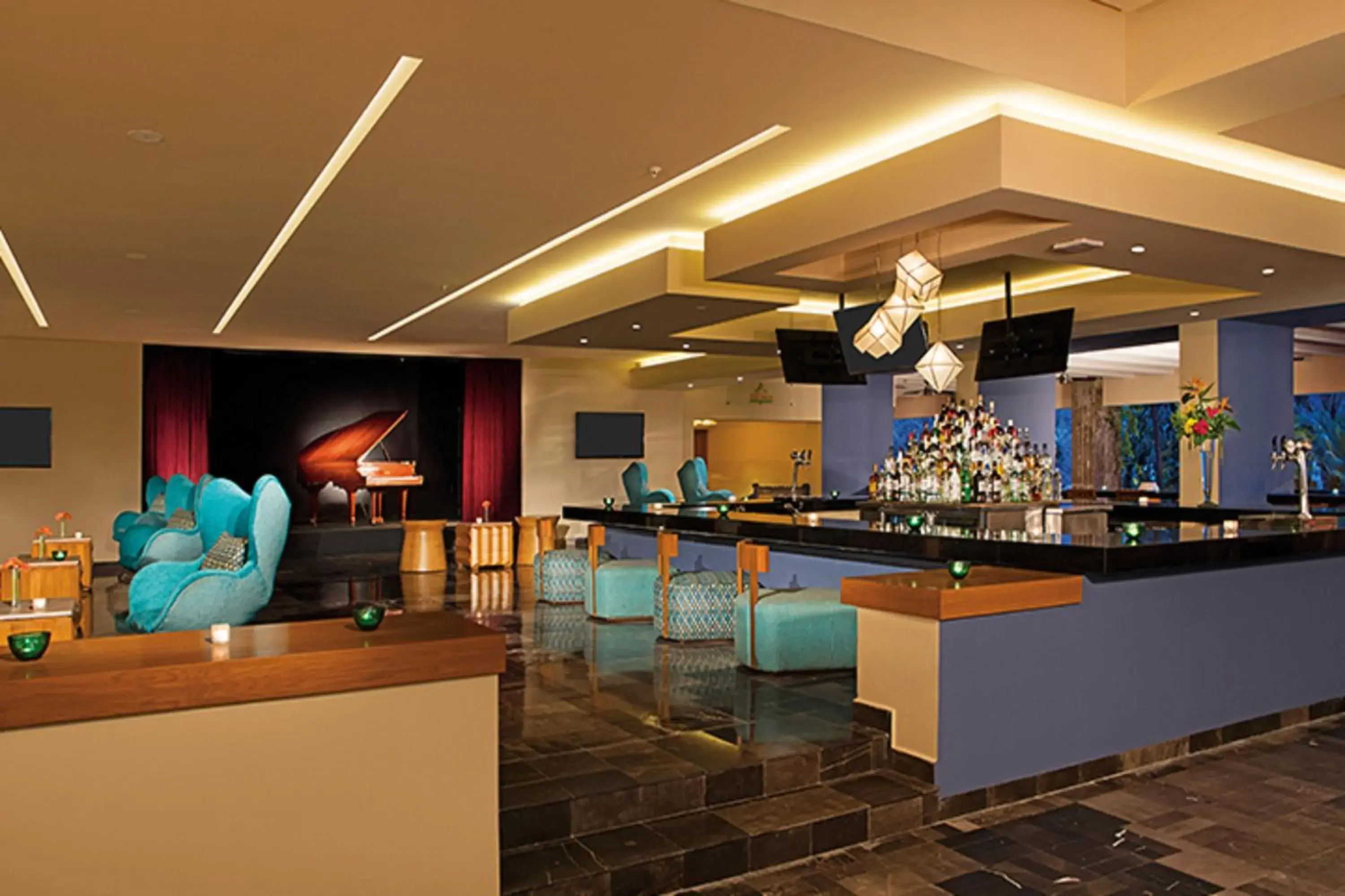 Lounge or bar in Sunscape Puerto Vallarta Resort Lounge or bar in Sunscape Puerto Vallarta Resort