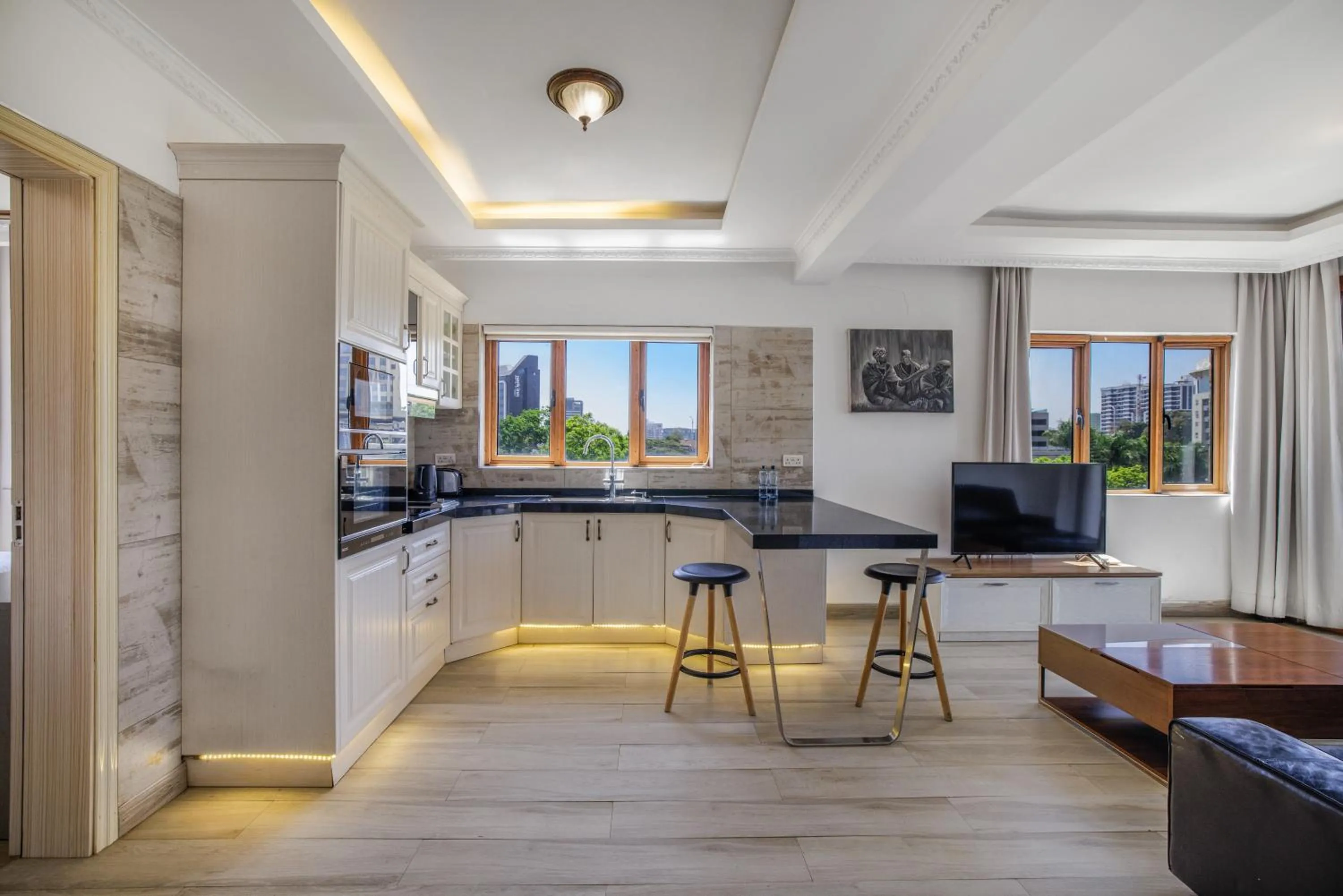 Kitchen or kitchenette in Kates Apartments