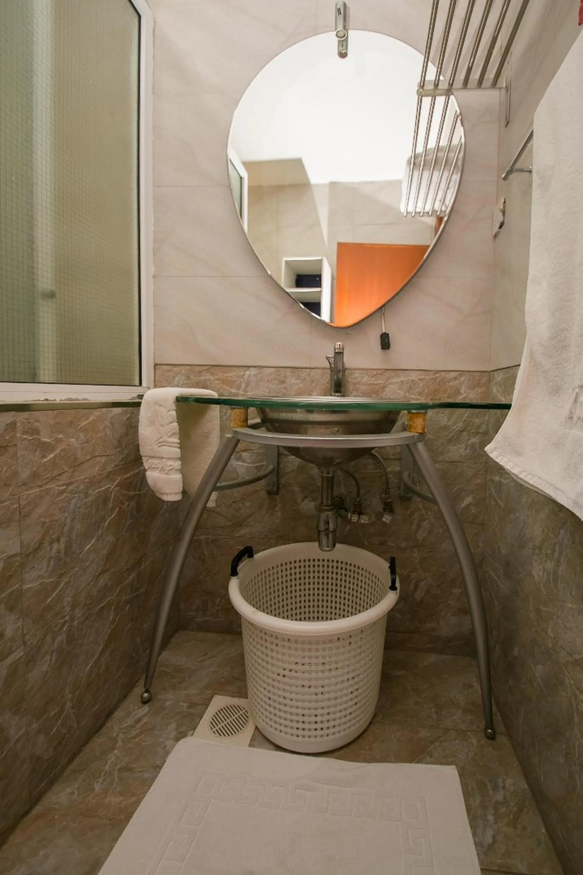 Bathroom in Kates Apartments