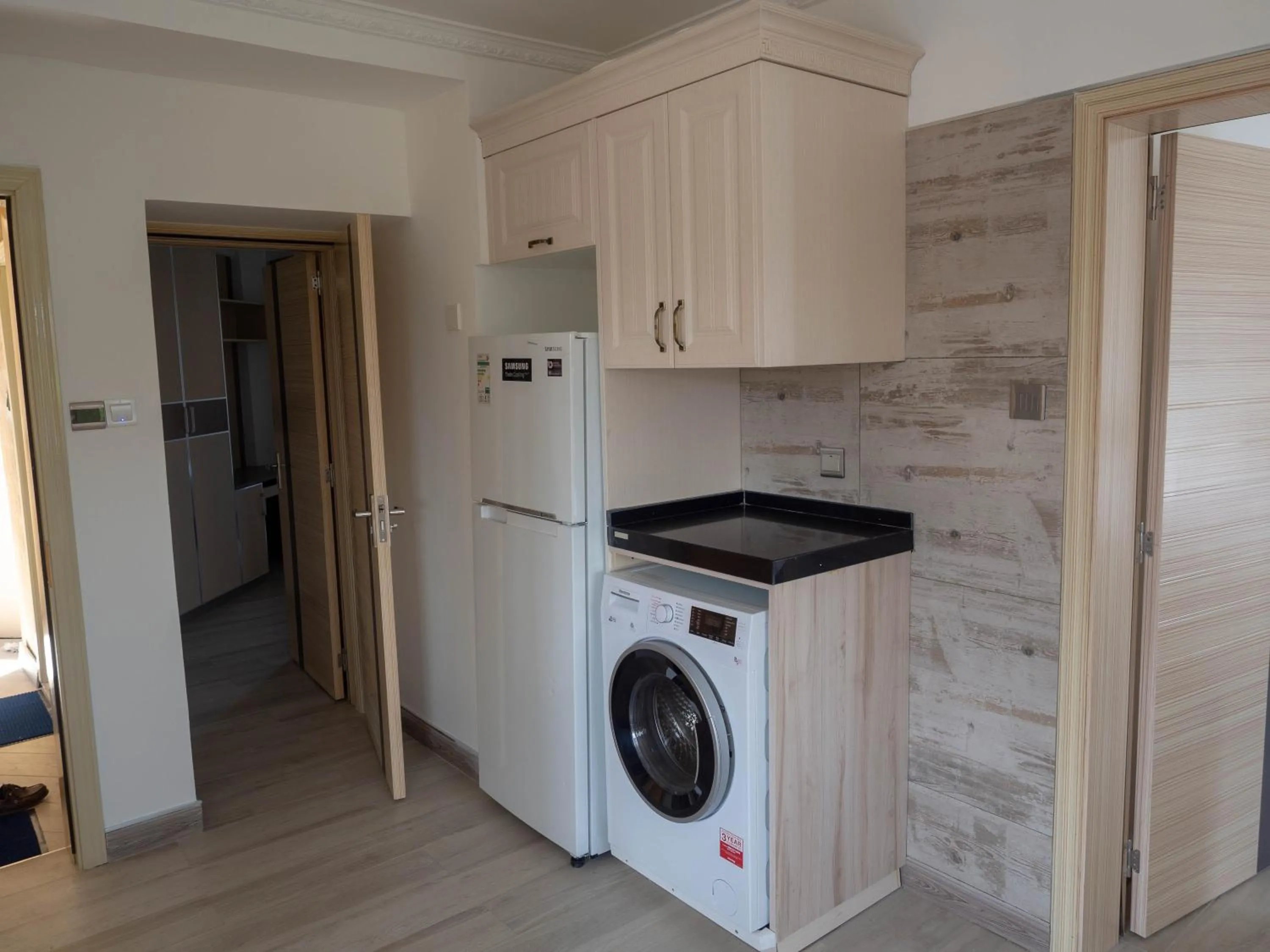 Kitchen or kitchenette in Kates Apartments