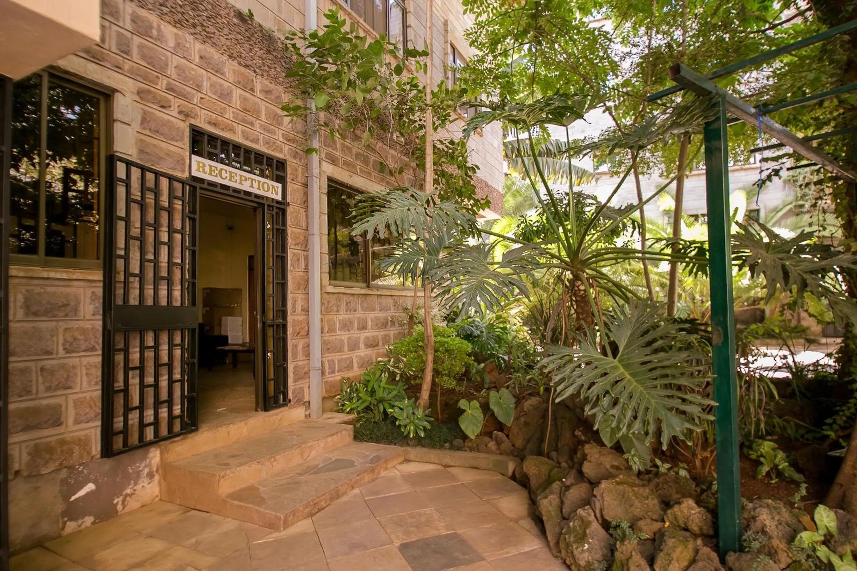 Facade/entrance in Kates Apartments