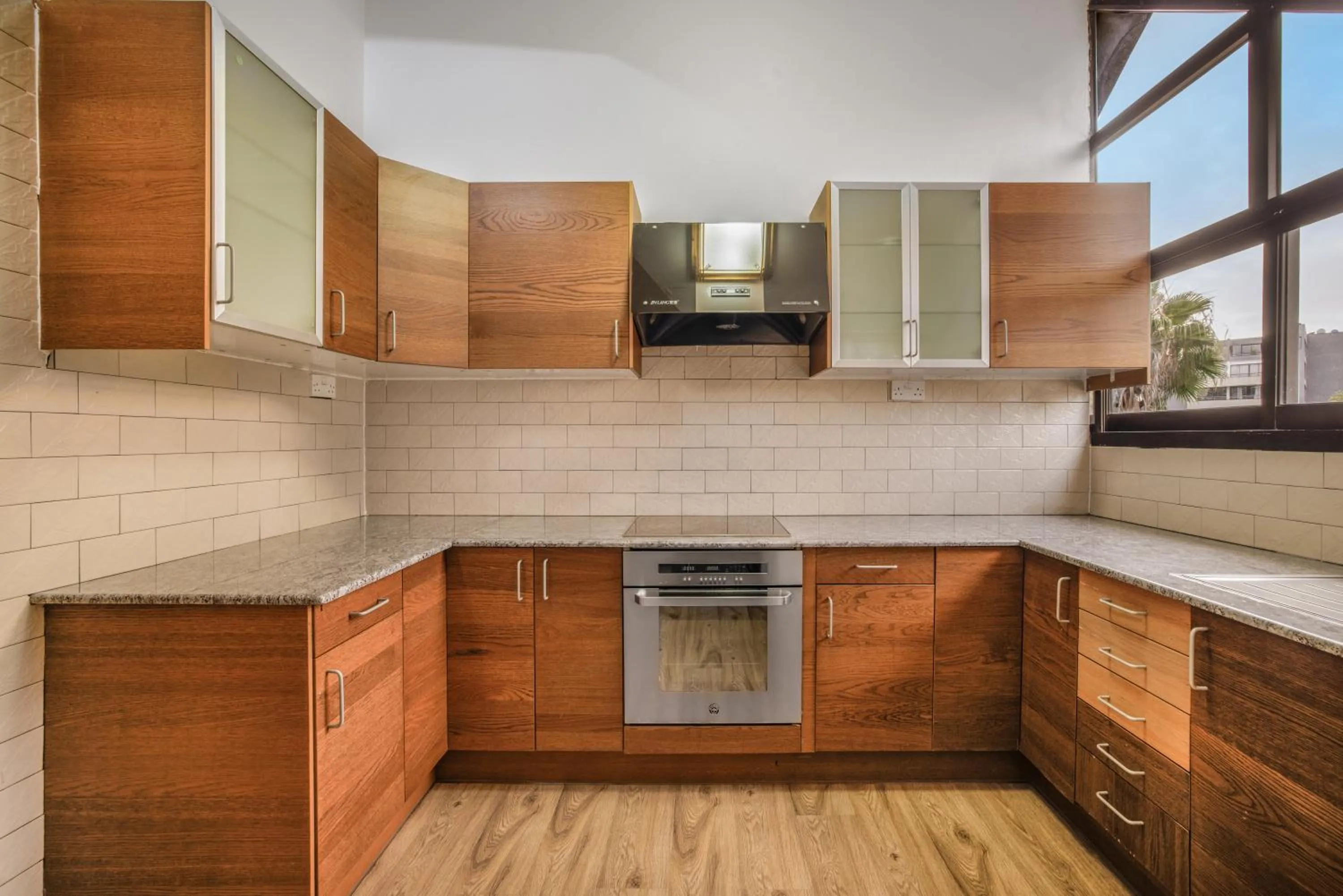 Kitchen or kitchenette in Kates Apartments