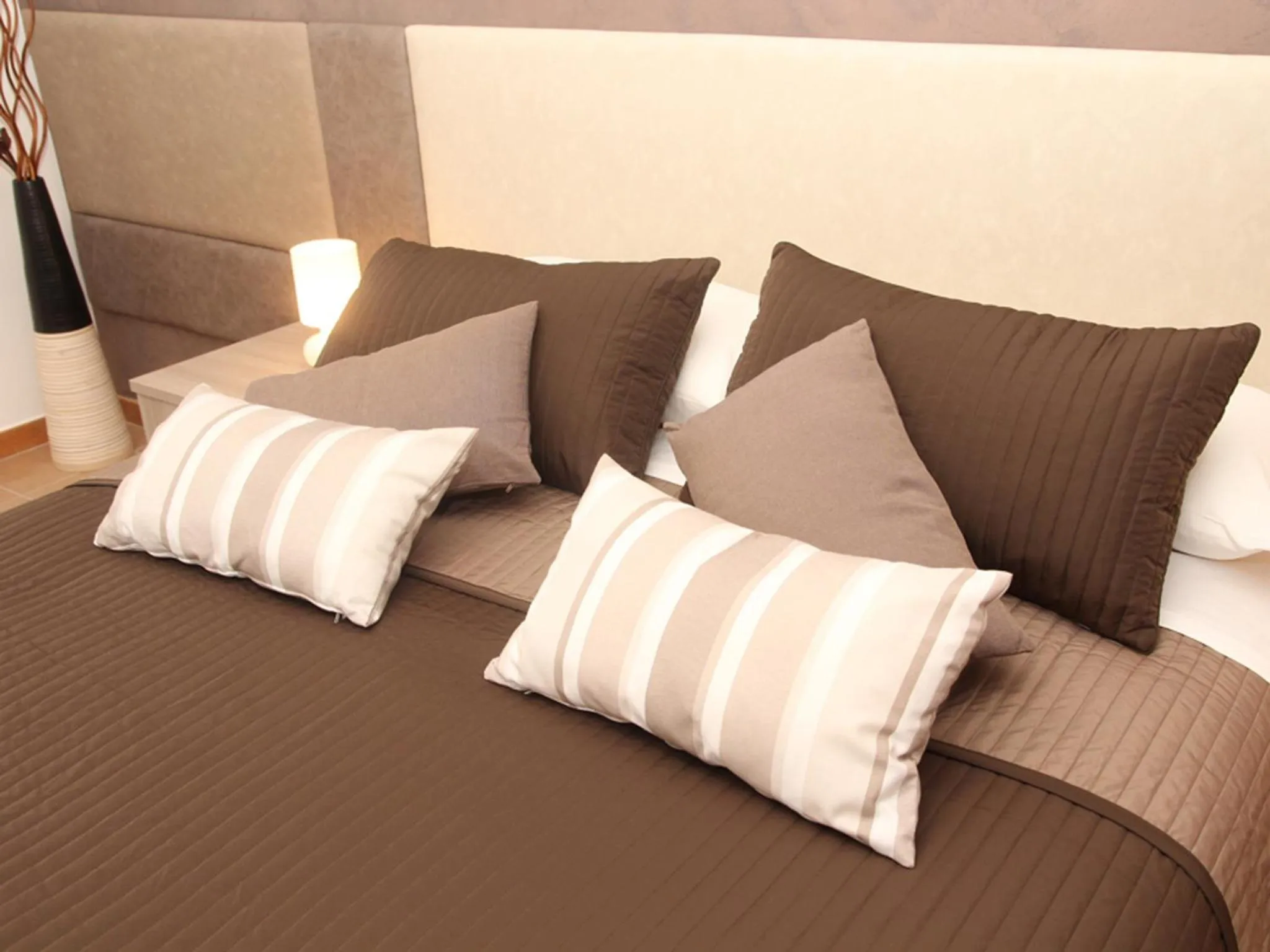 Decorative detail, Bed in Dormi a Roma