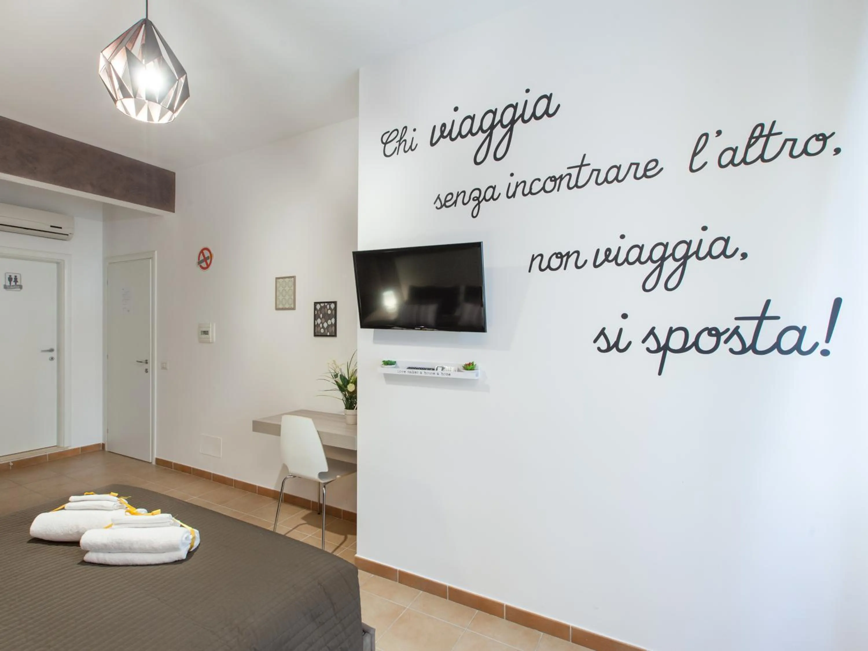 Decorative detail in Dormi a Roma