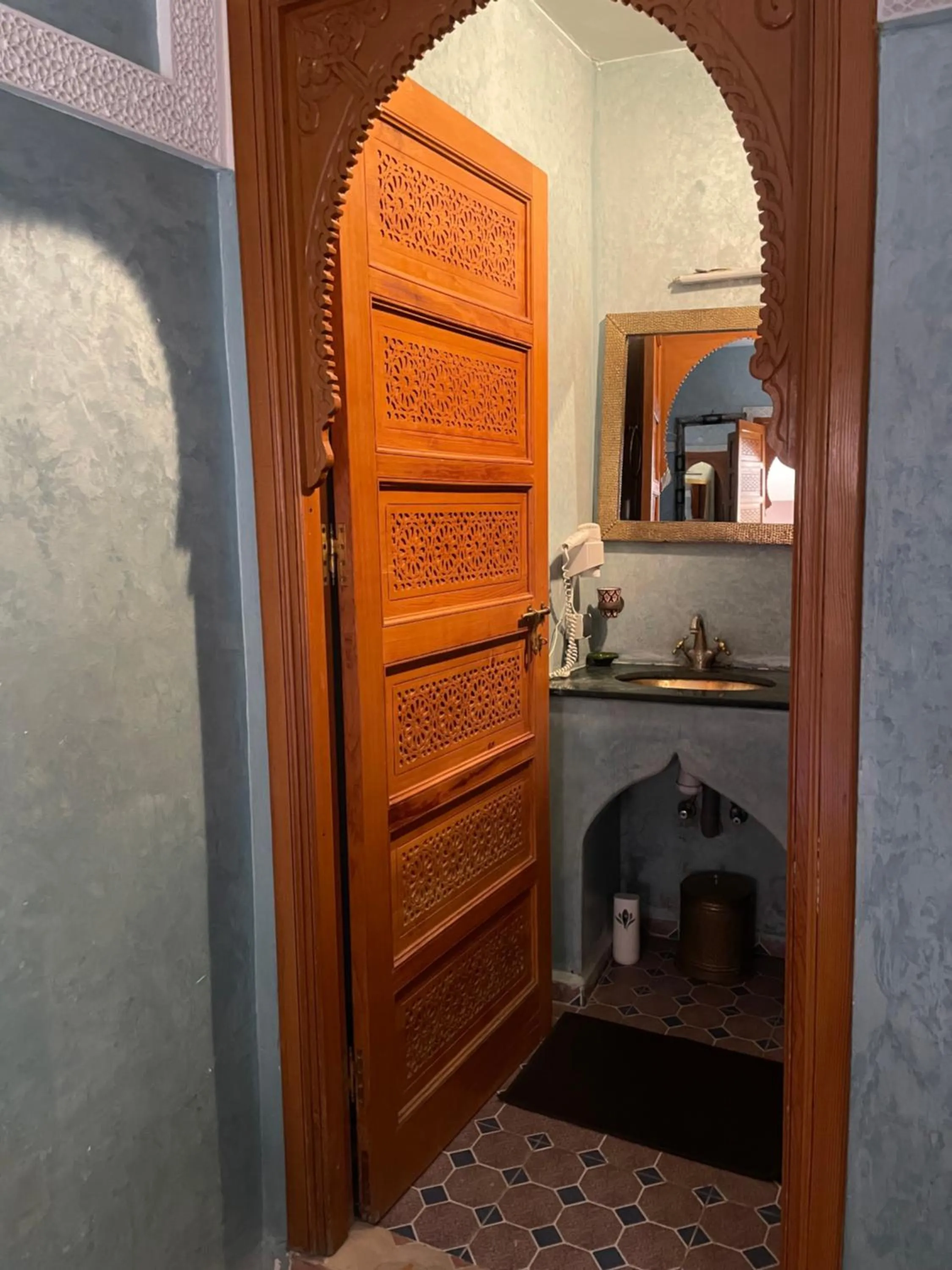 Shower in Riad Jenan Adam