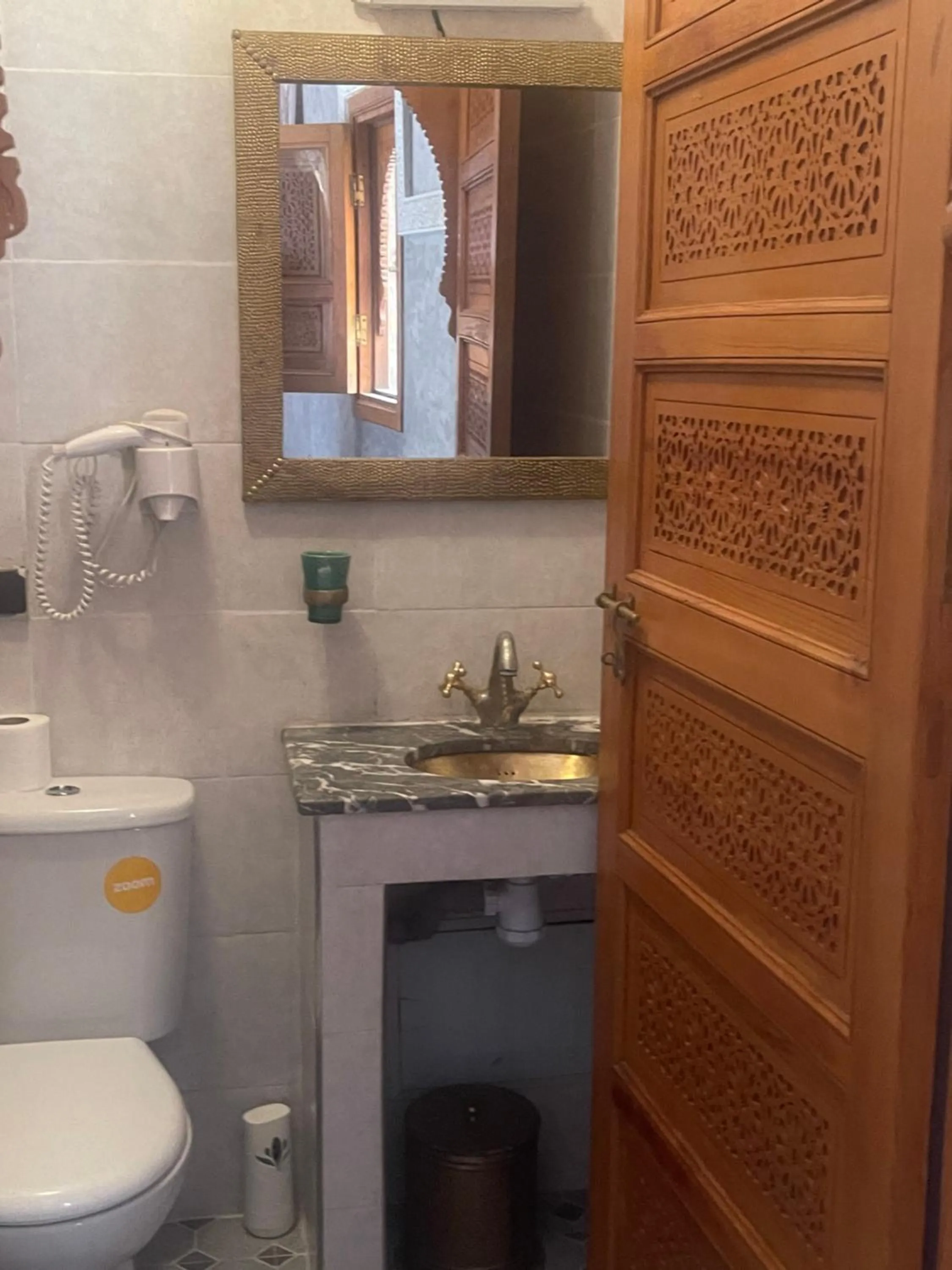 Toilet in Riad Jenan Adam