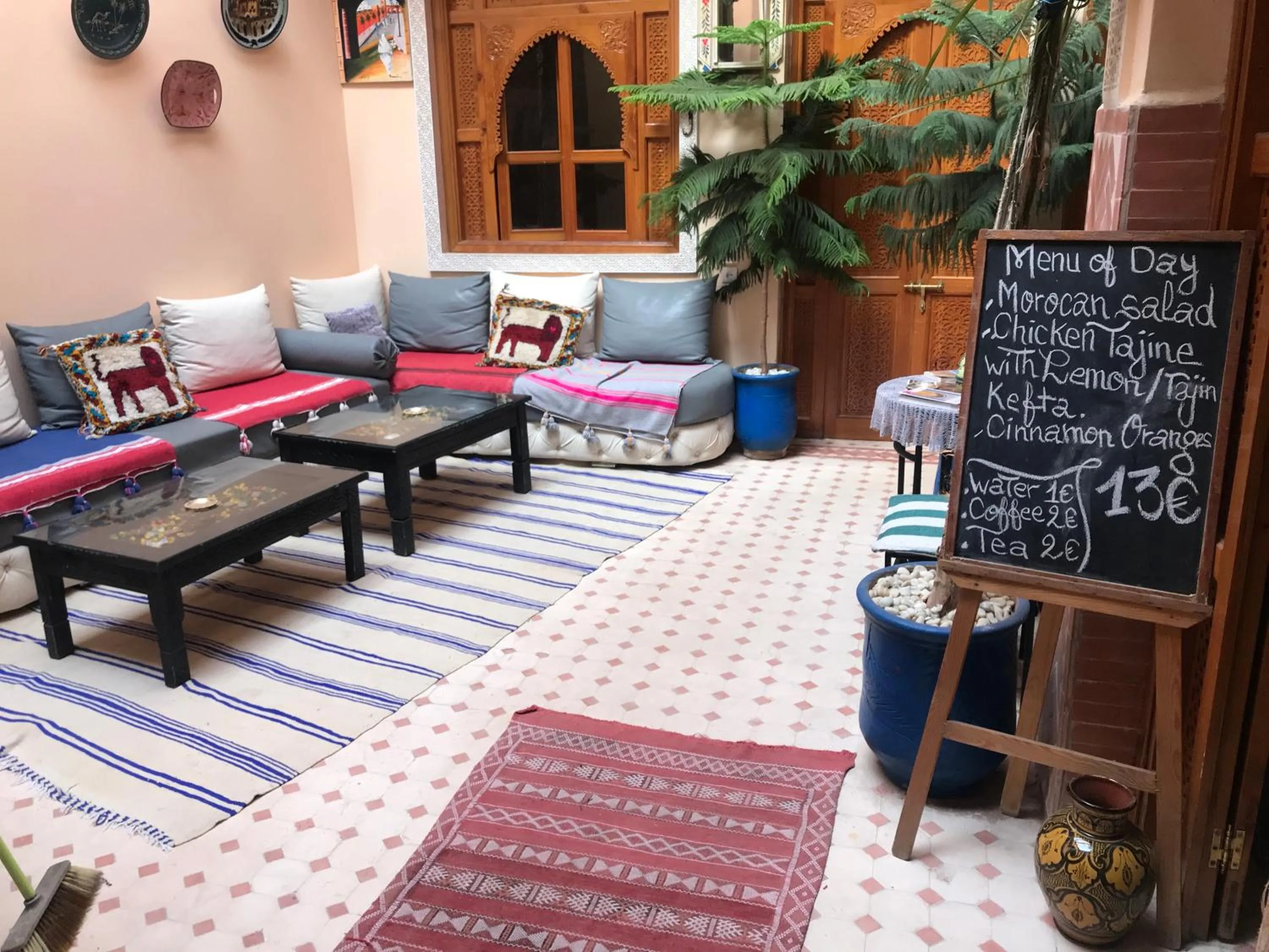Restaurant/places to eat in Riad Jenan Adam