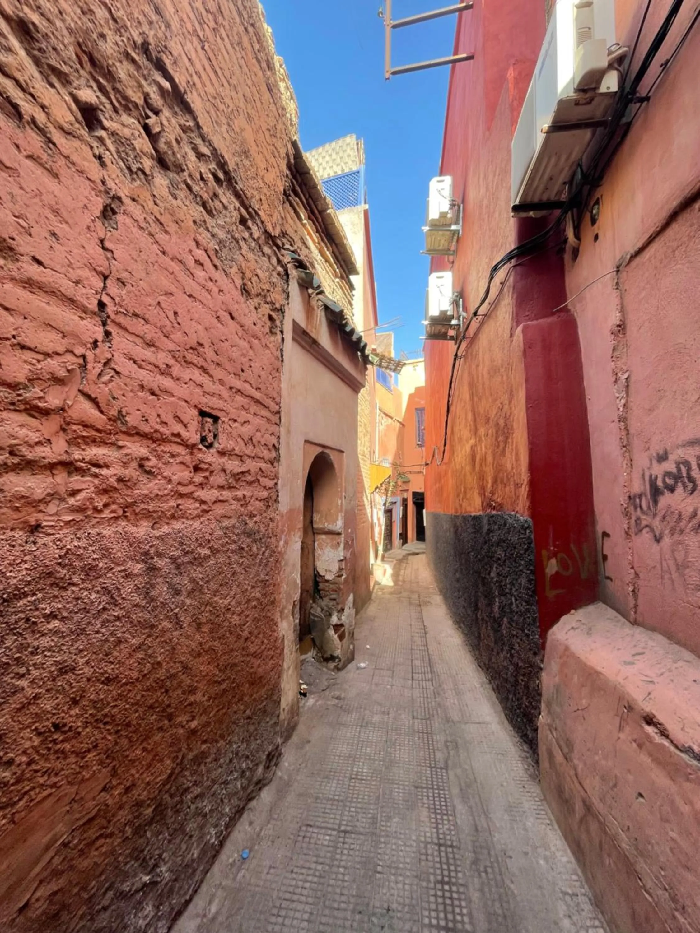 Day in Riad Jenan Adam