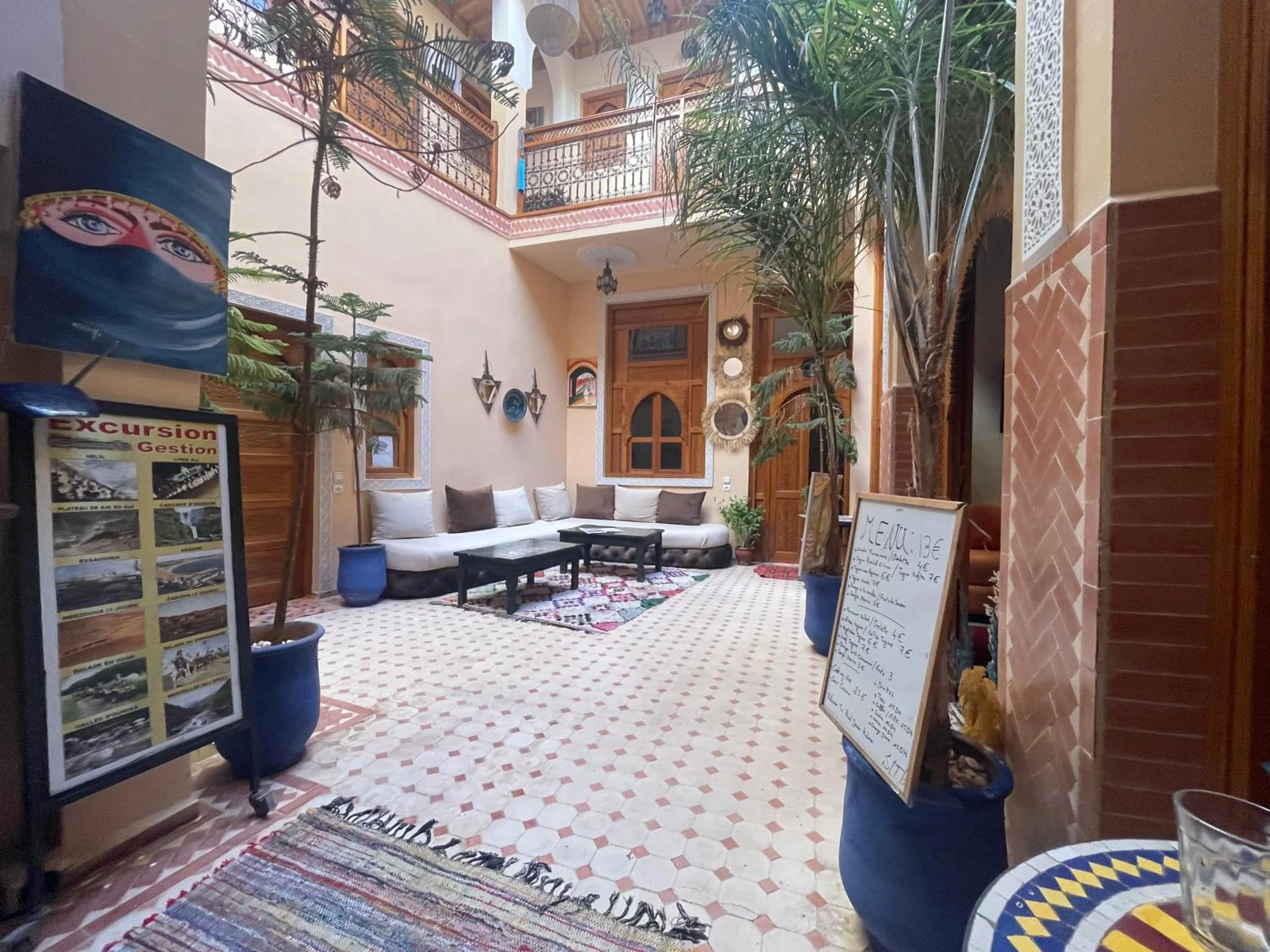 Day in Riad Jenan Adam