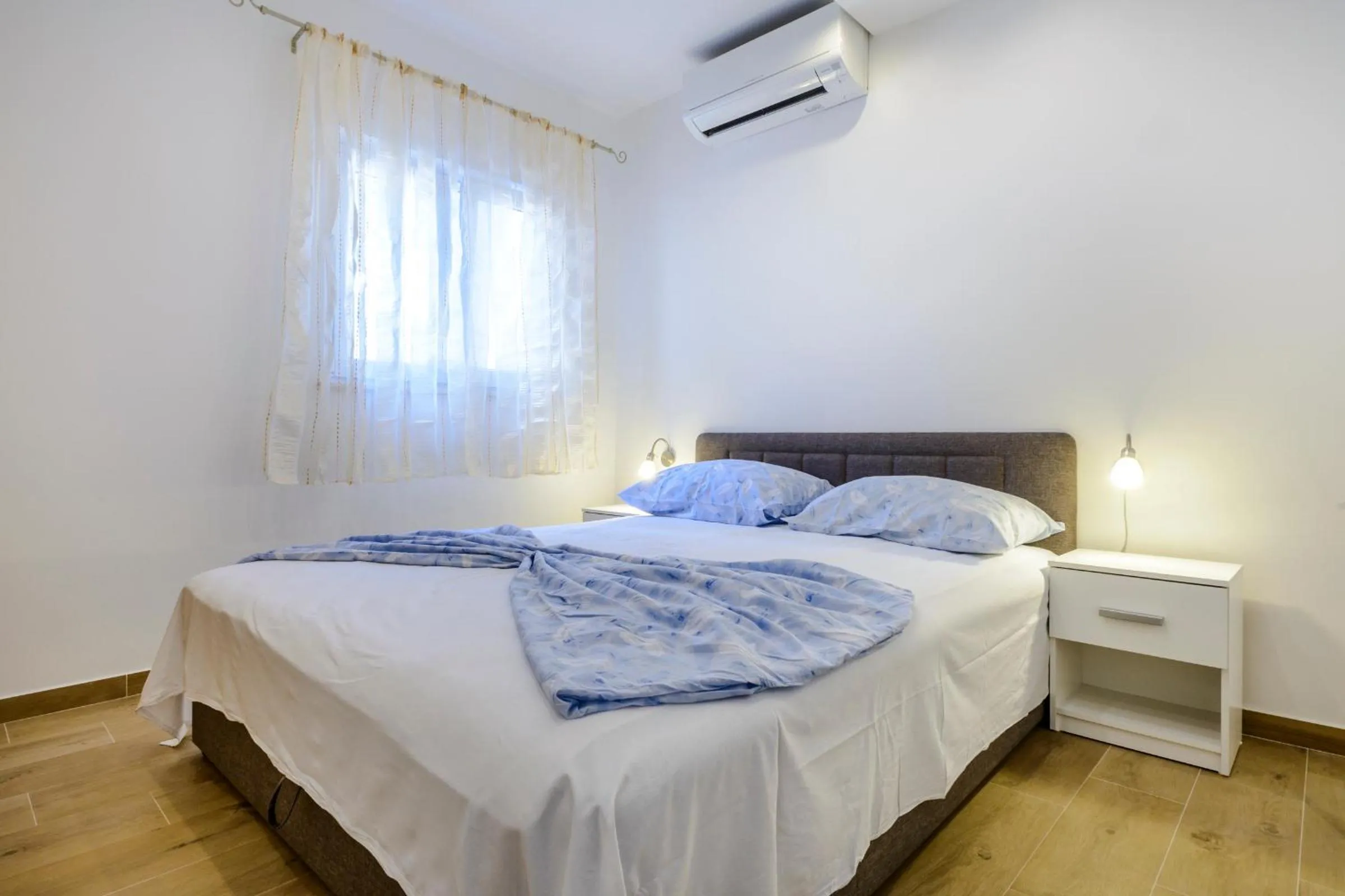 Spring, Bed in Imperium Apartments
