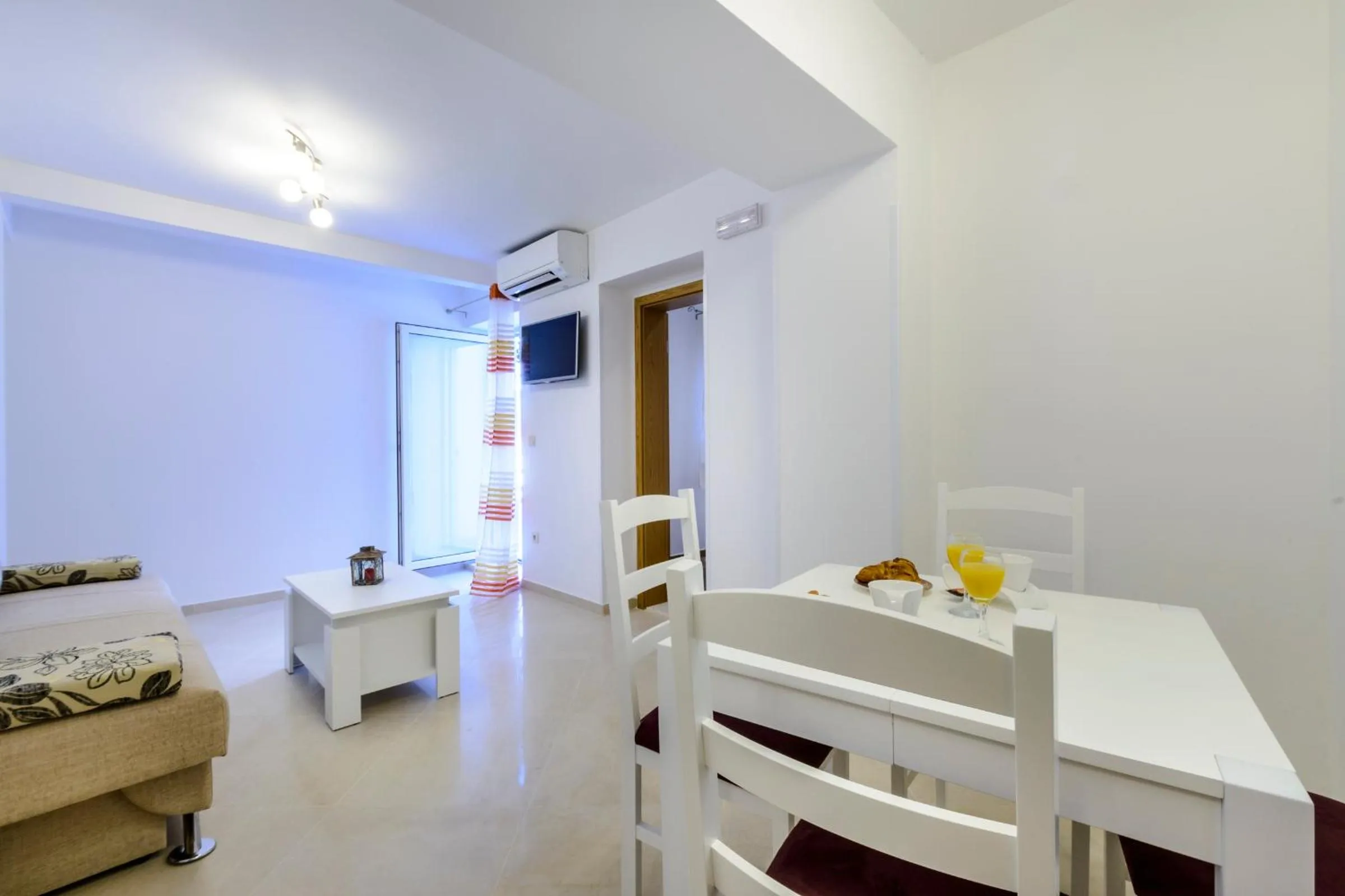 TV and multimedia, Bed in Imperium Apartments